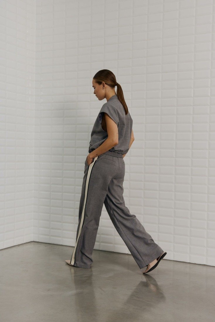 WithBlack Westen Midgrey Me