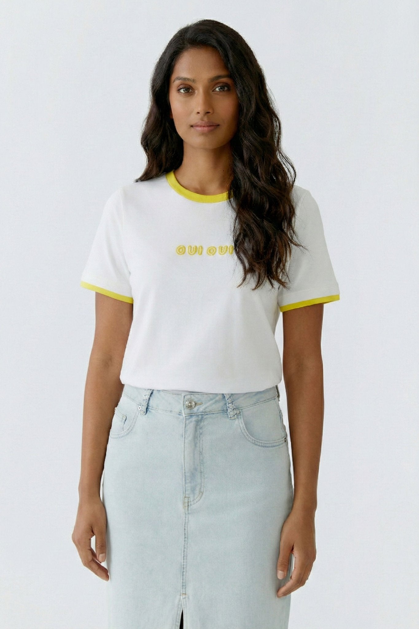 T-Shirt mit Perlen bestickt