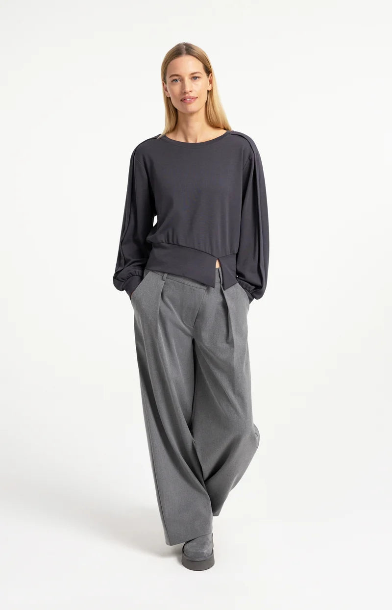 Sweatshirt mit engem Saum und Faltdetail