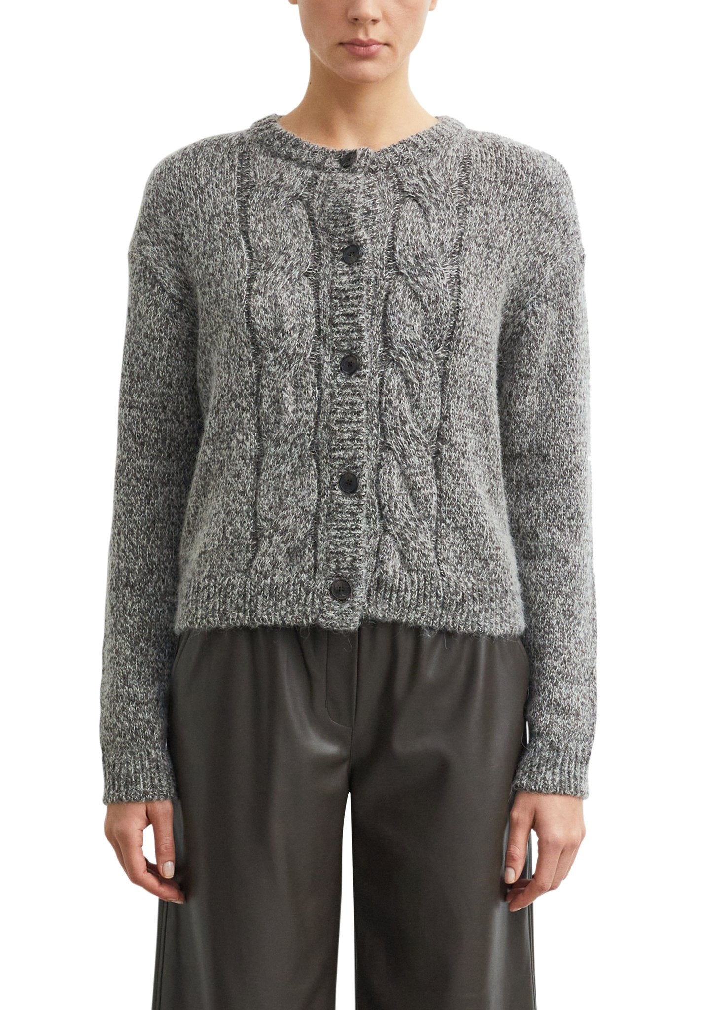 Strickjacke mit Zopfmuster