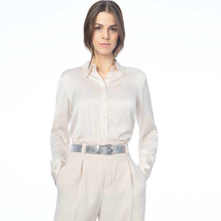 Ledergürtel mit reflektierender Oberfläche