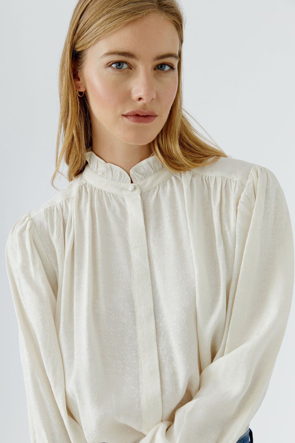 Bluse mit Rüschen