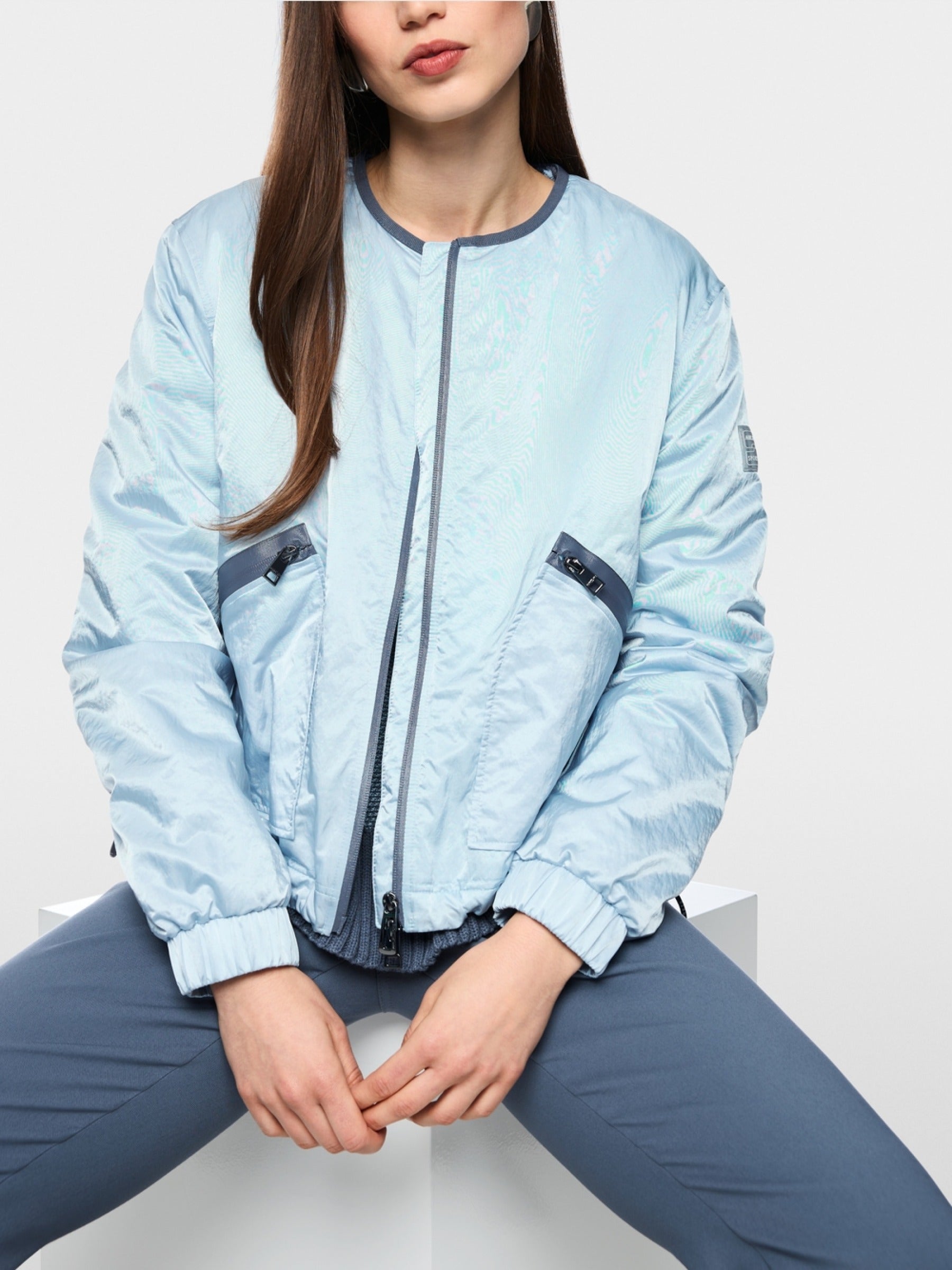Bomberjacke mit seitlichen Raffungen