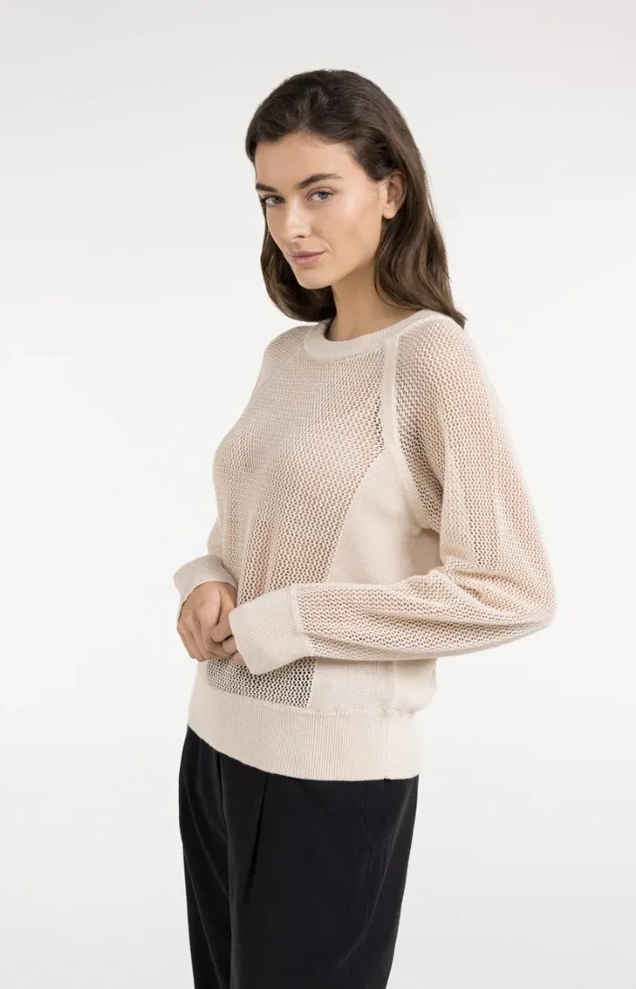 Strickpullover in Netzoptik mit Raglanärmeln