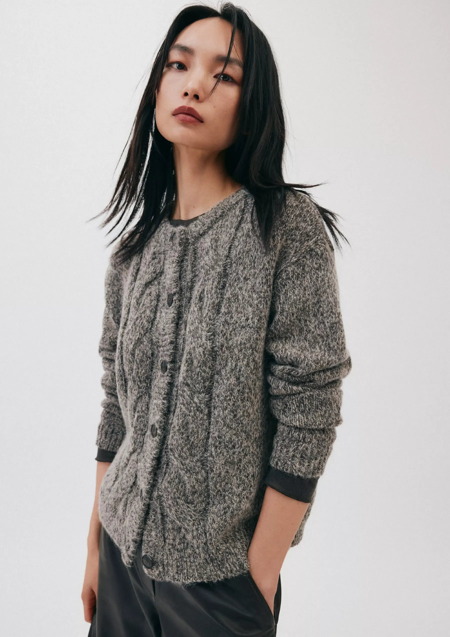 Strickjacke mit Zopfmuster