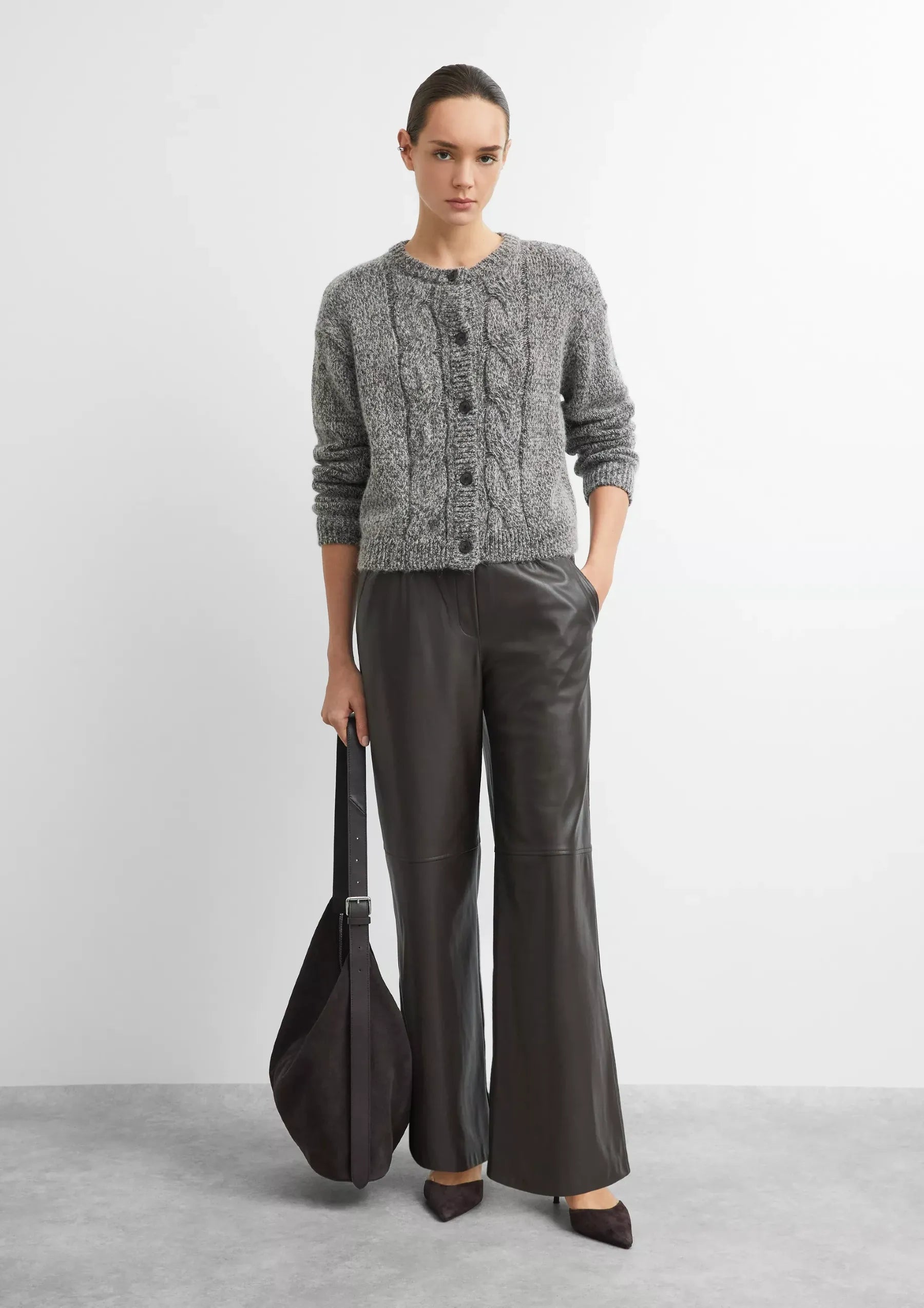 Strickjacke mit Zopfmuster