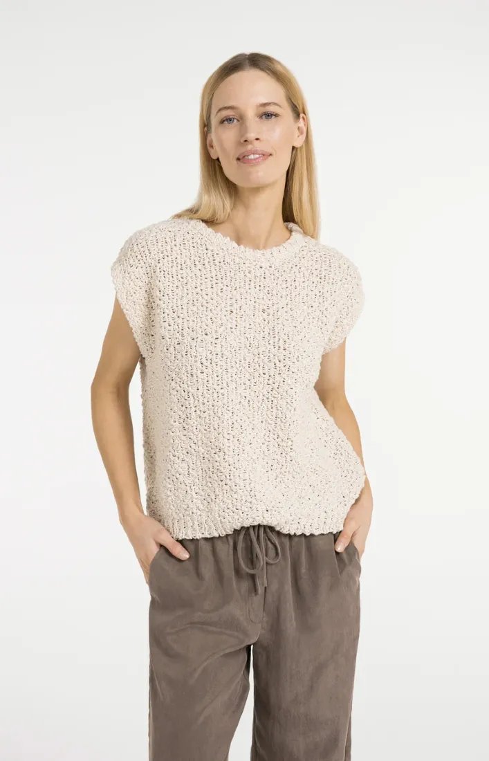 Ärmelloser Pullover mit offenem Strickmuster
