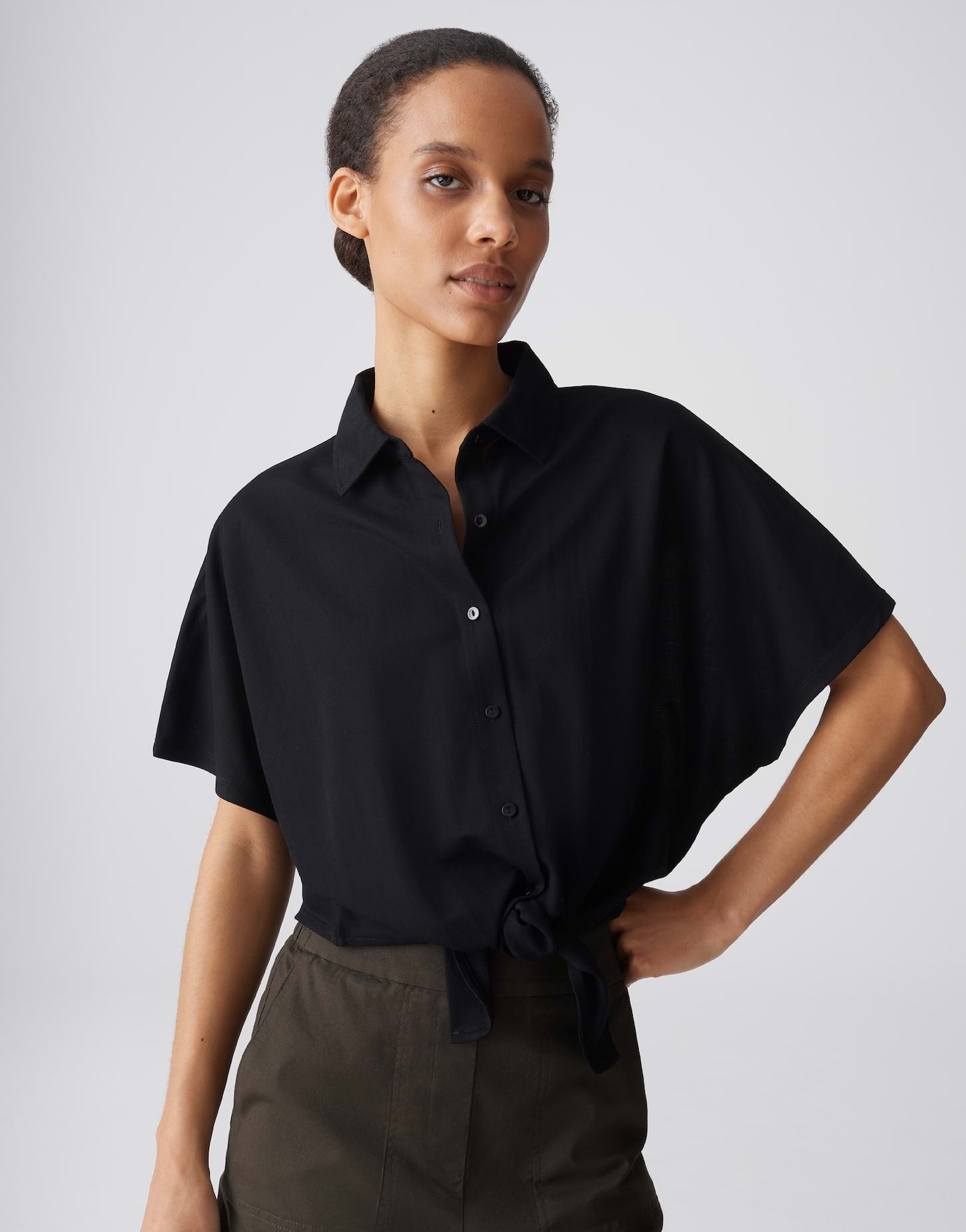 Bluse SURULI mit Knotendetail
