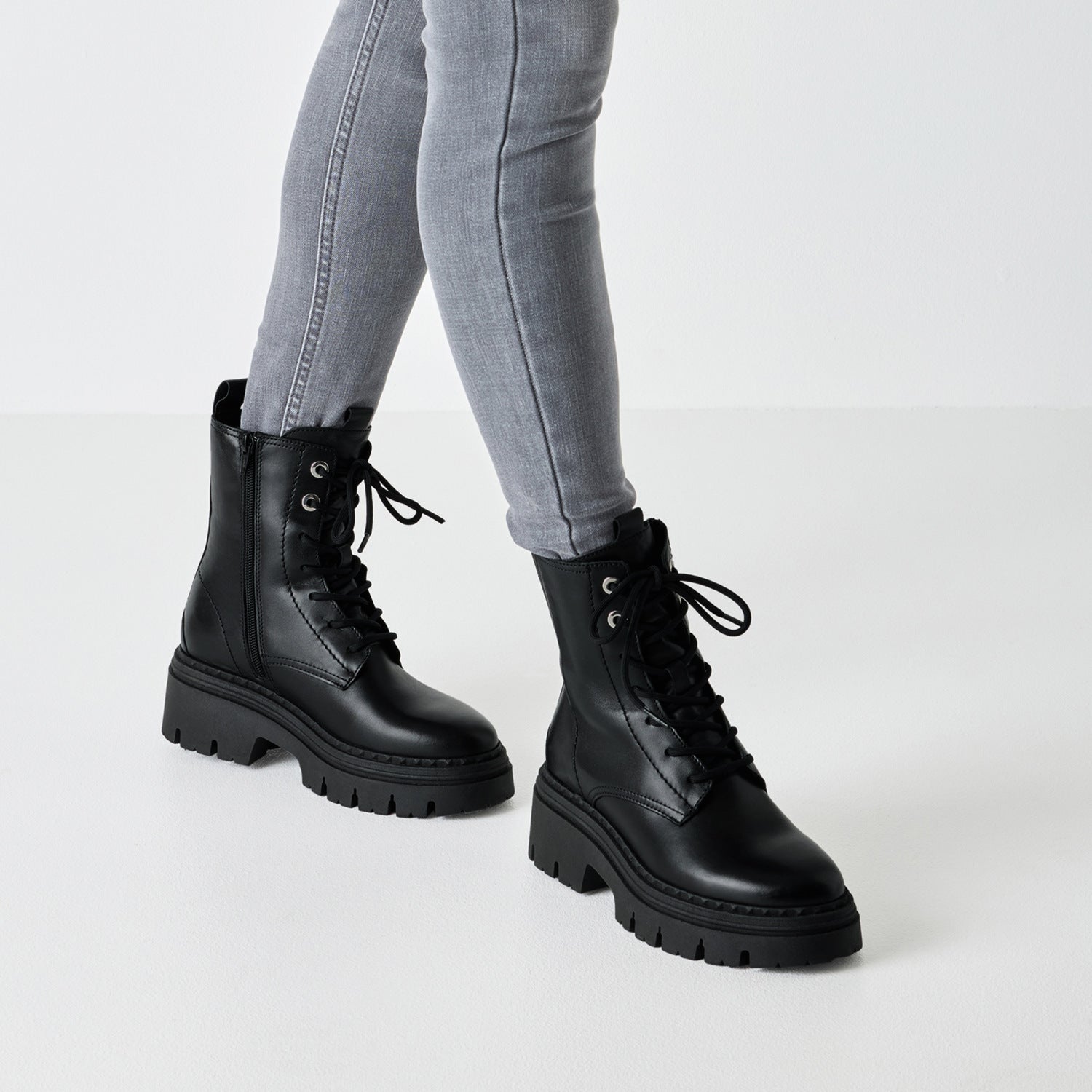 Tamaris Schuhe Black Leather