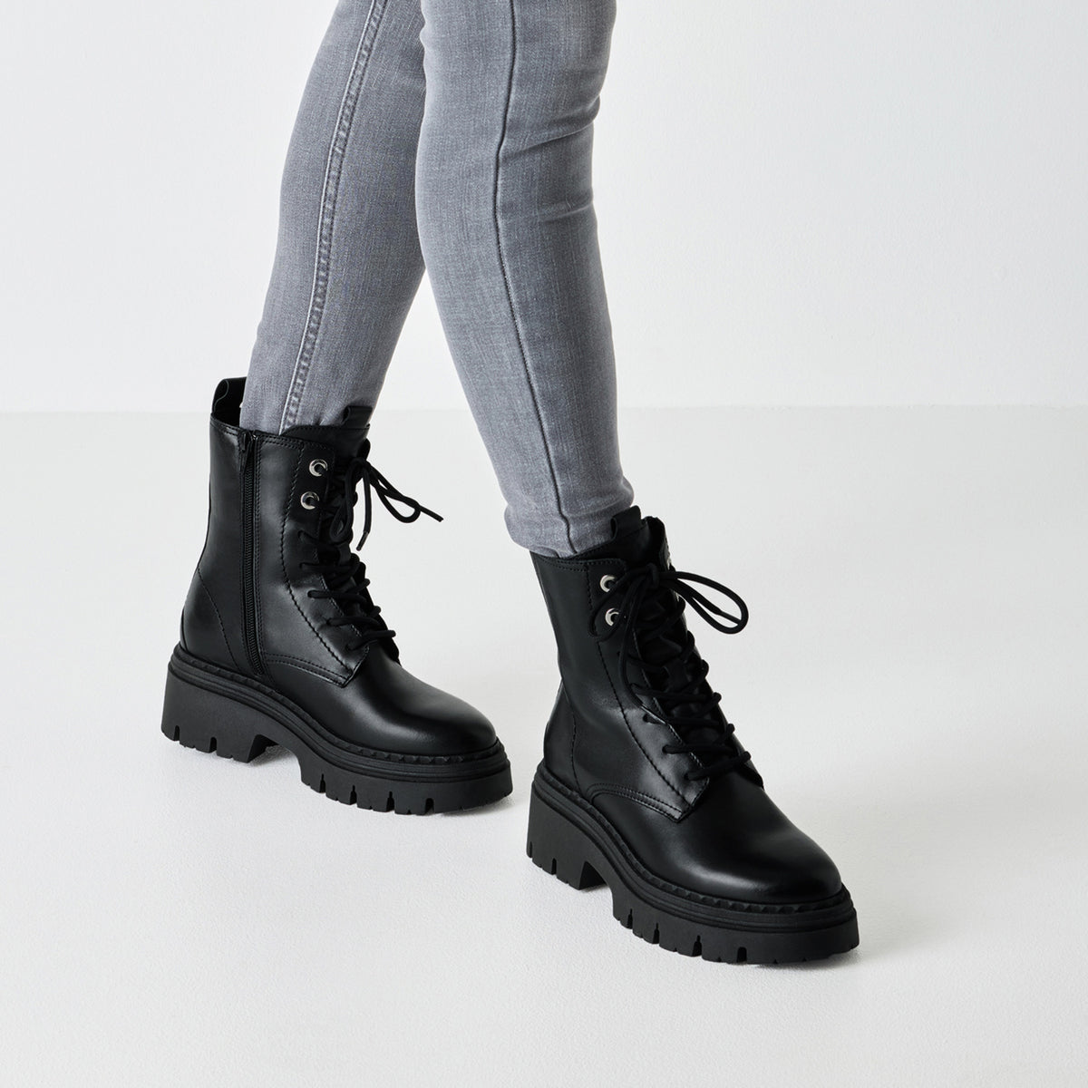 Tamaris Schuhe Black Leather