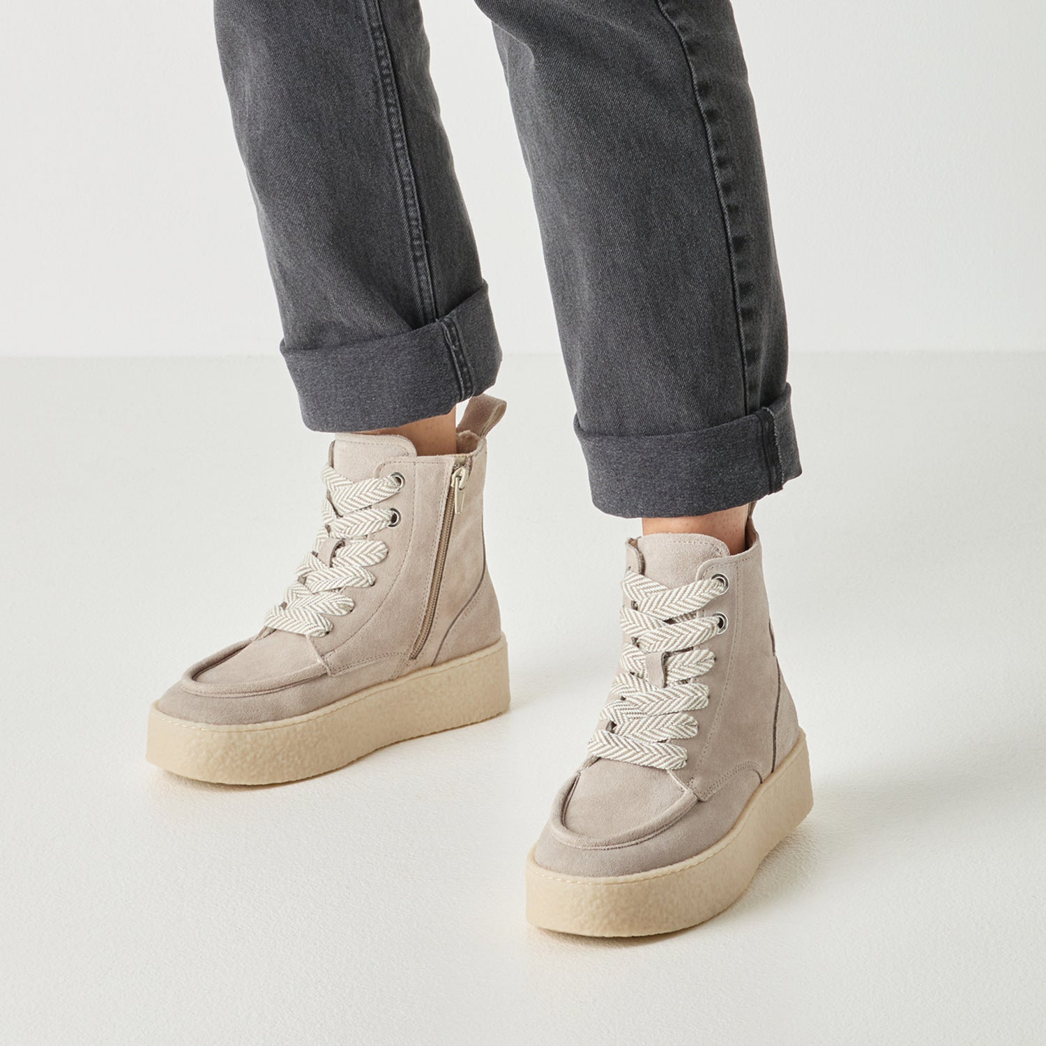 Lace Boot aus Veloursleder