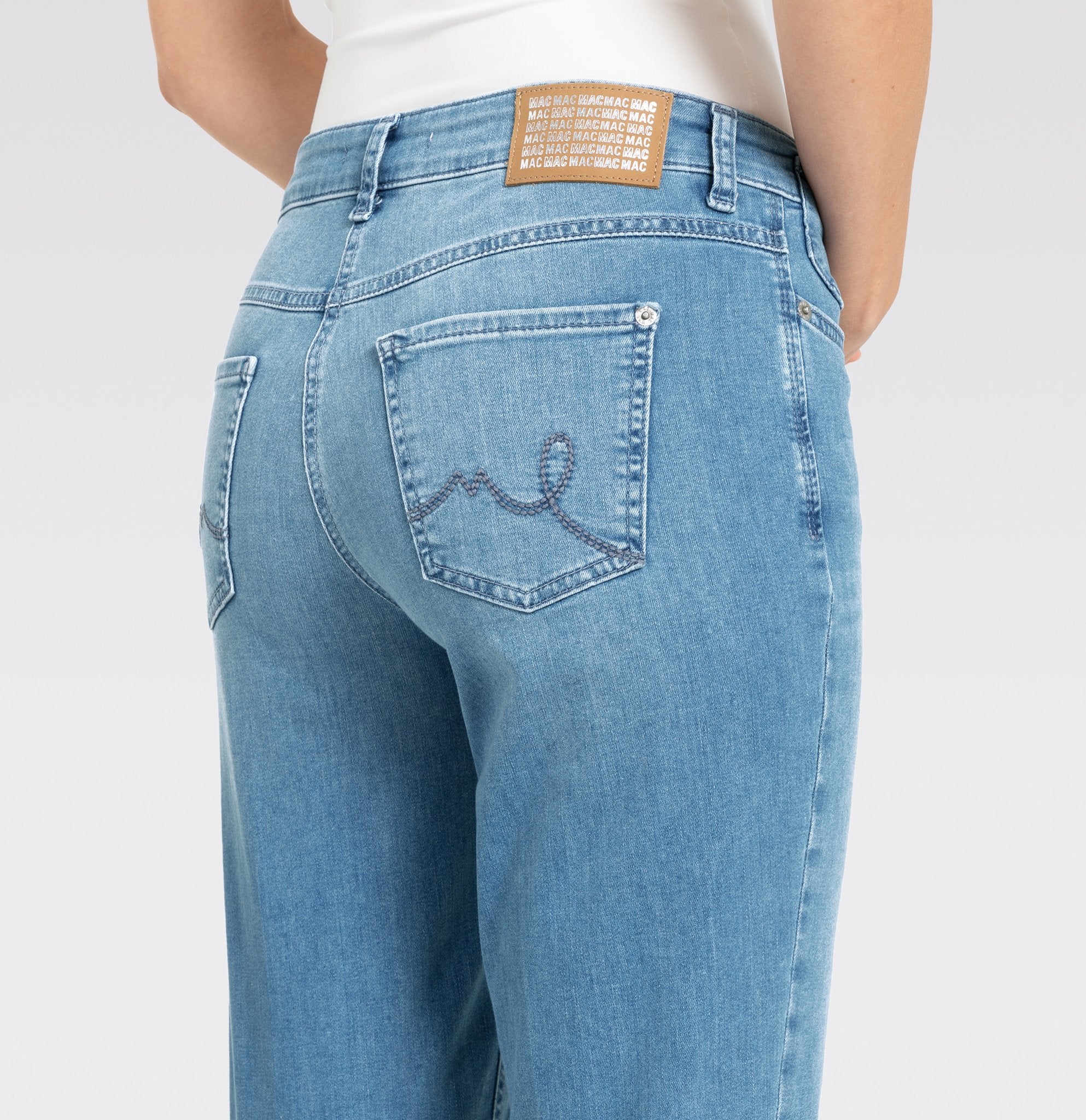 MAC Straight Leg Winter Baby Blue