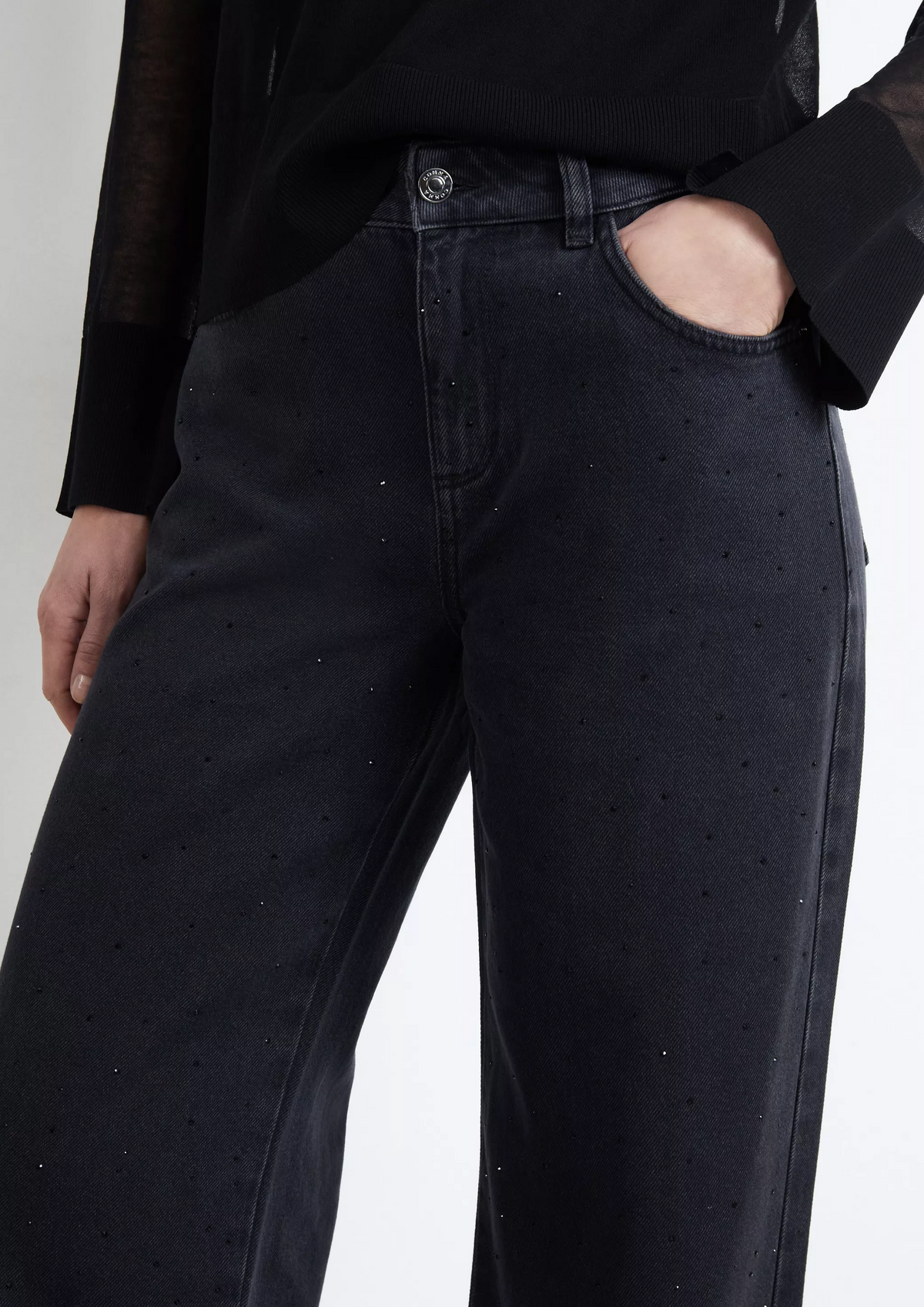 Jeanshose mit Schmucksteinen