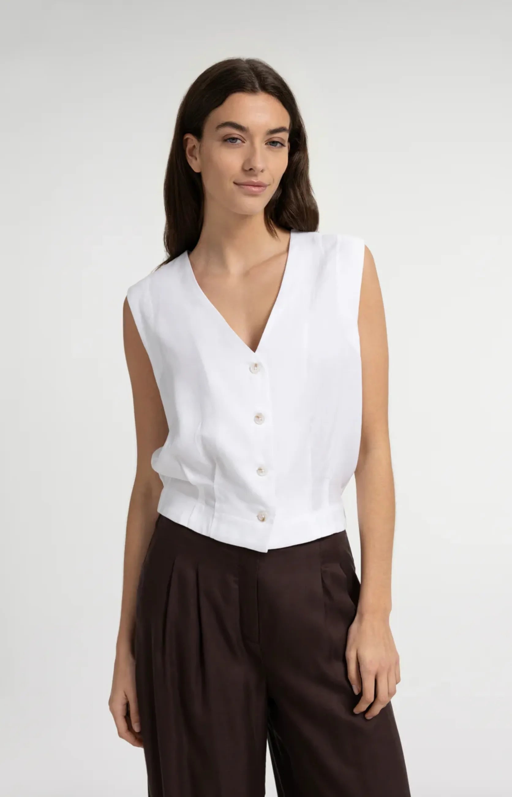 Ärmellose Bluse mit Plisseefalten