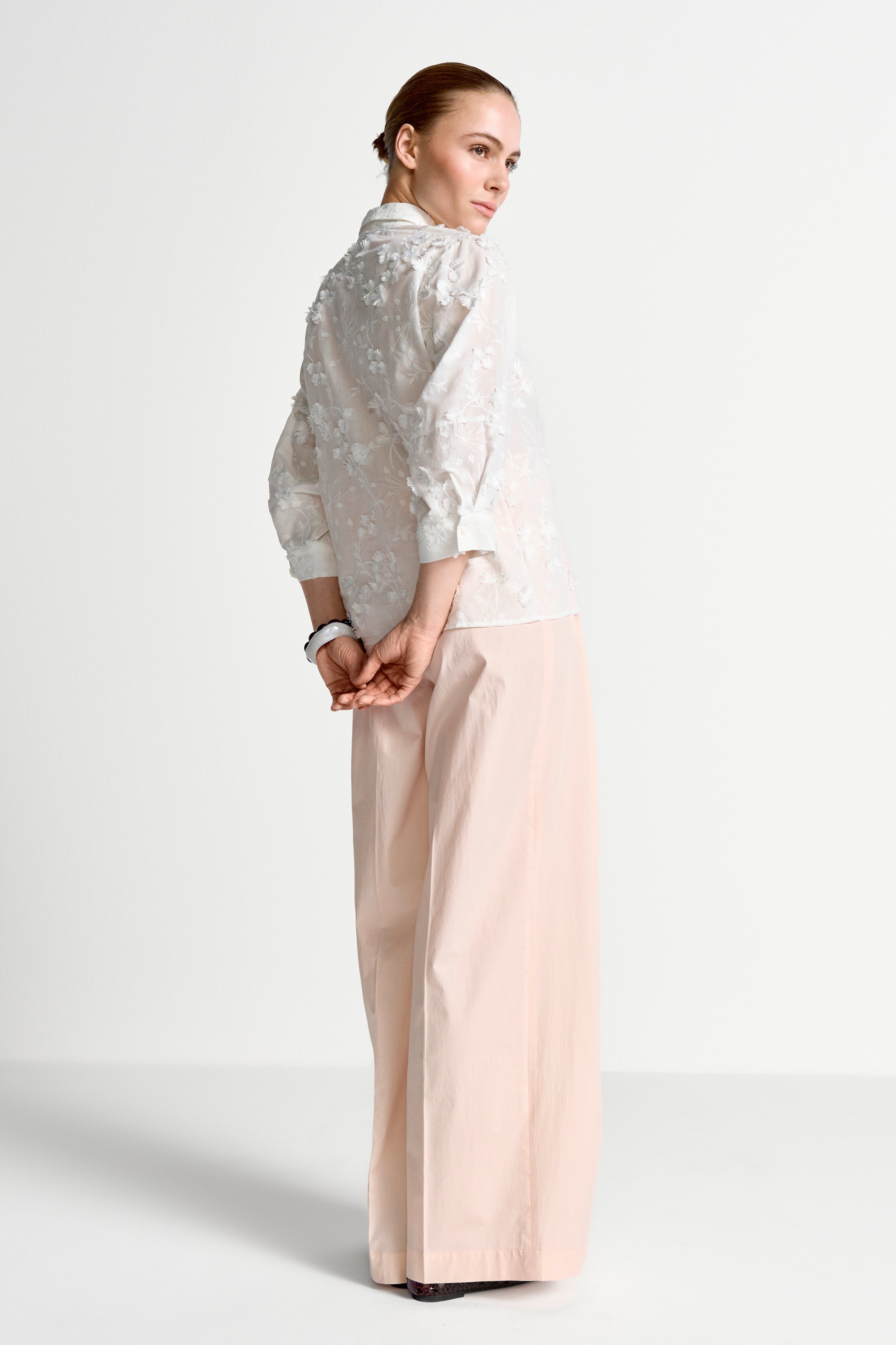 Bluse mit 3D-Stickerei