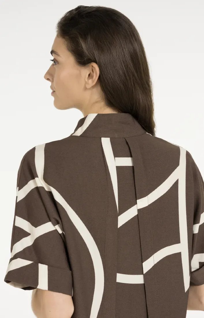 Kurzärmeliges Kleid mit Print und Polokragen
