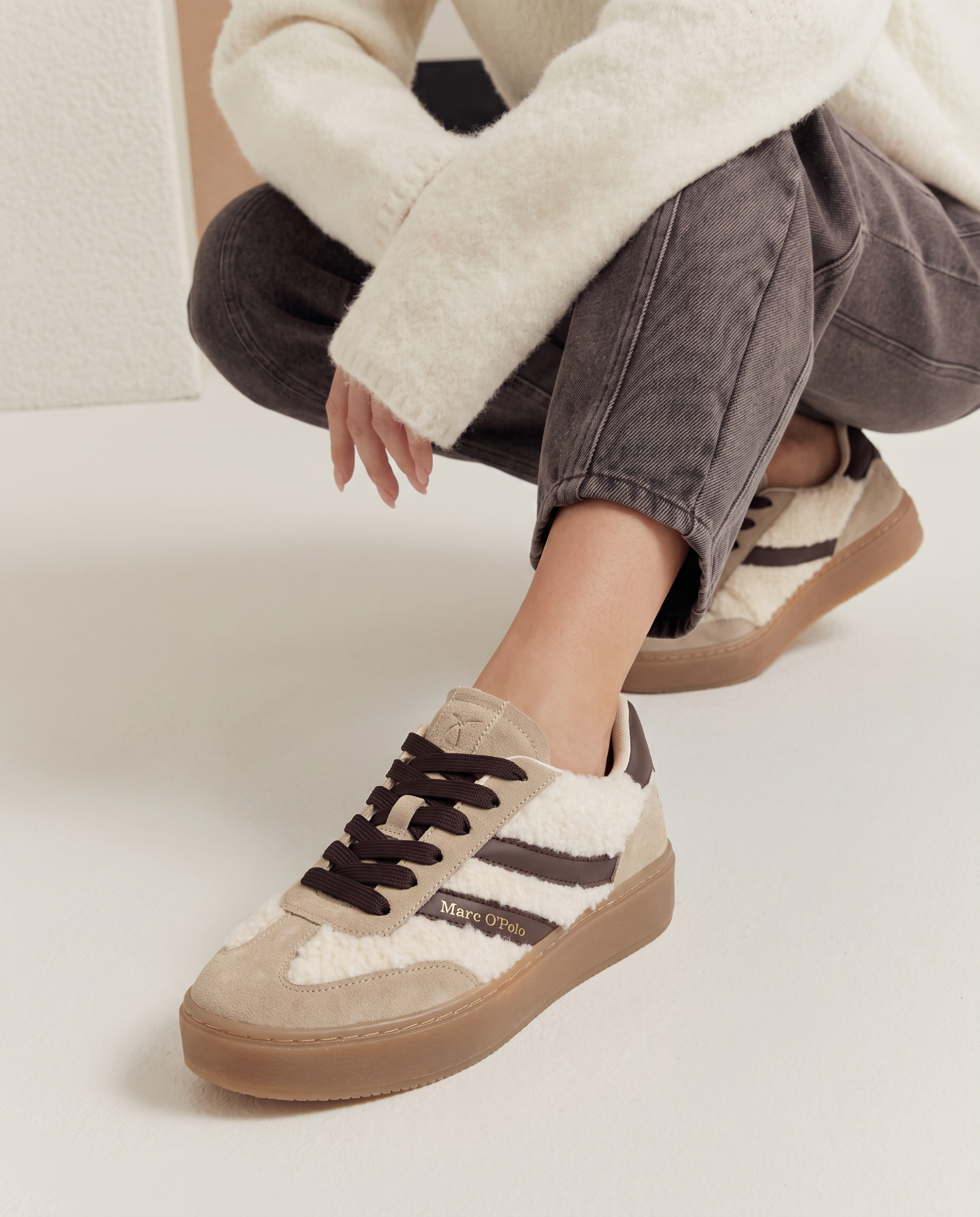 Sneaker mit Teddyfell
