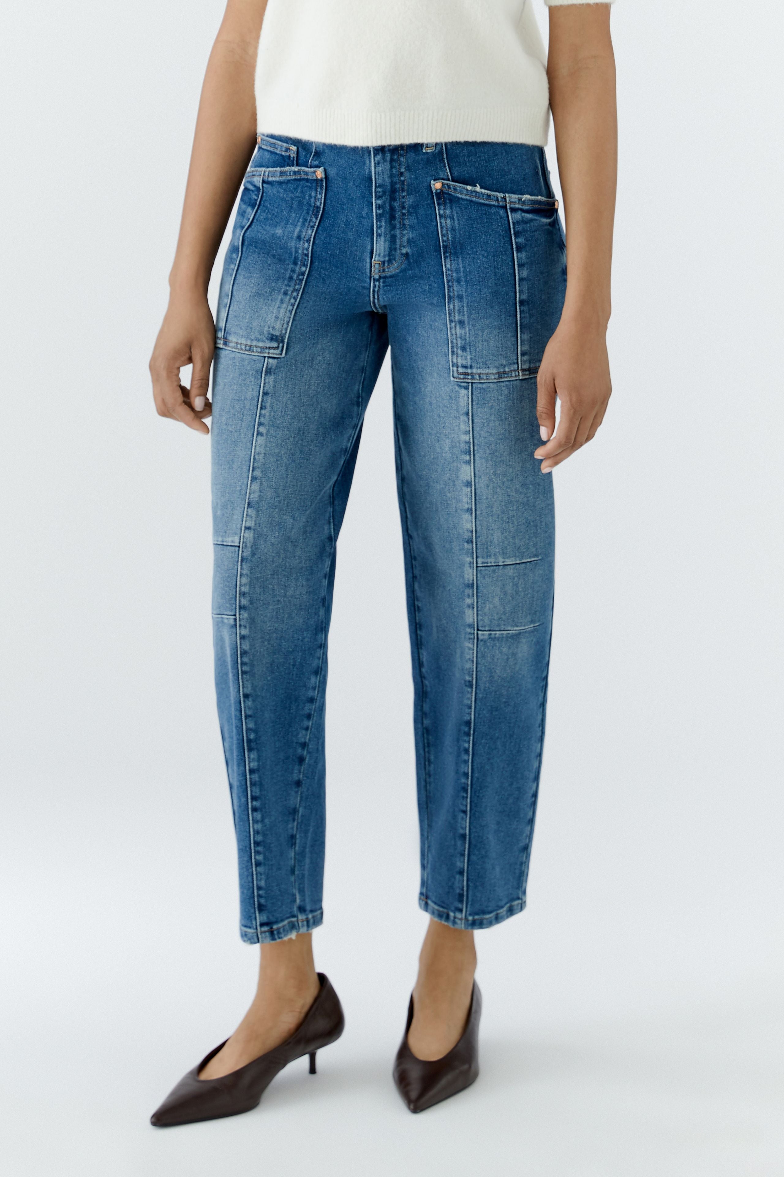 Jeanshose mit abgesetzten Nähten