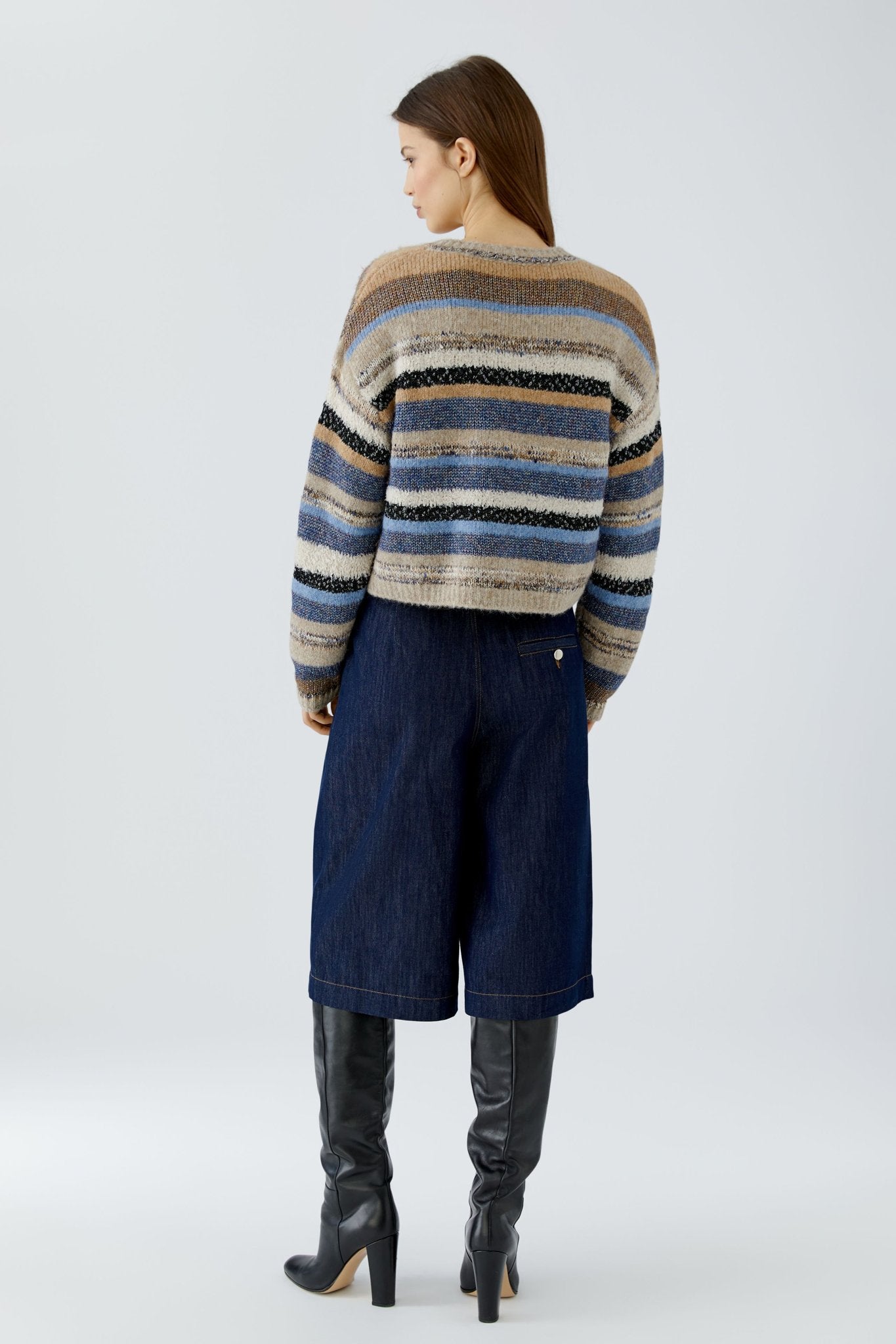 Flauschiger Pullover mit Streifen