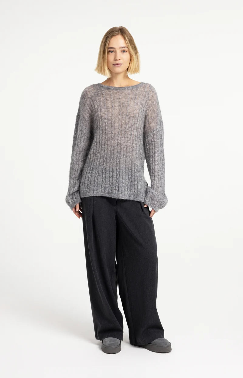 Oversize-Pullover mit Zopfmuster