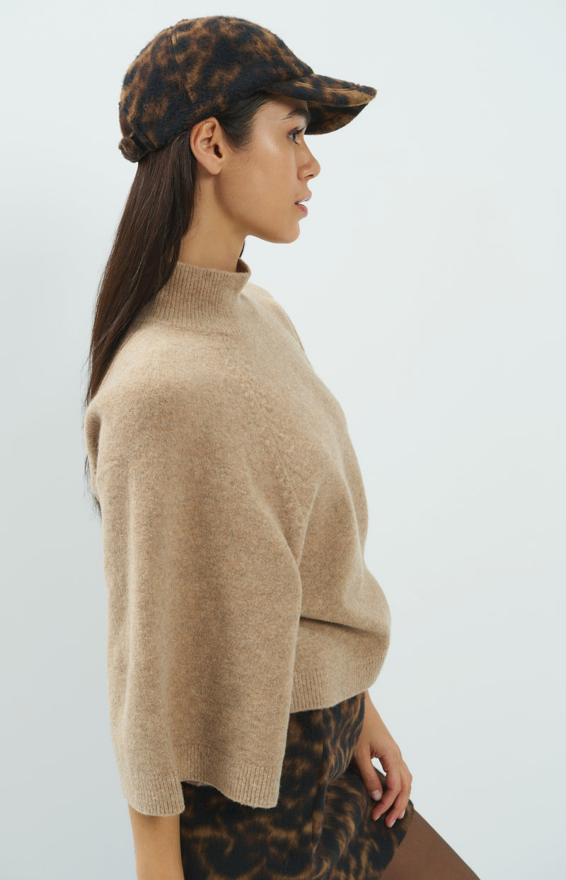 Pullover mit weiten Ärmeln und hohem Kragen