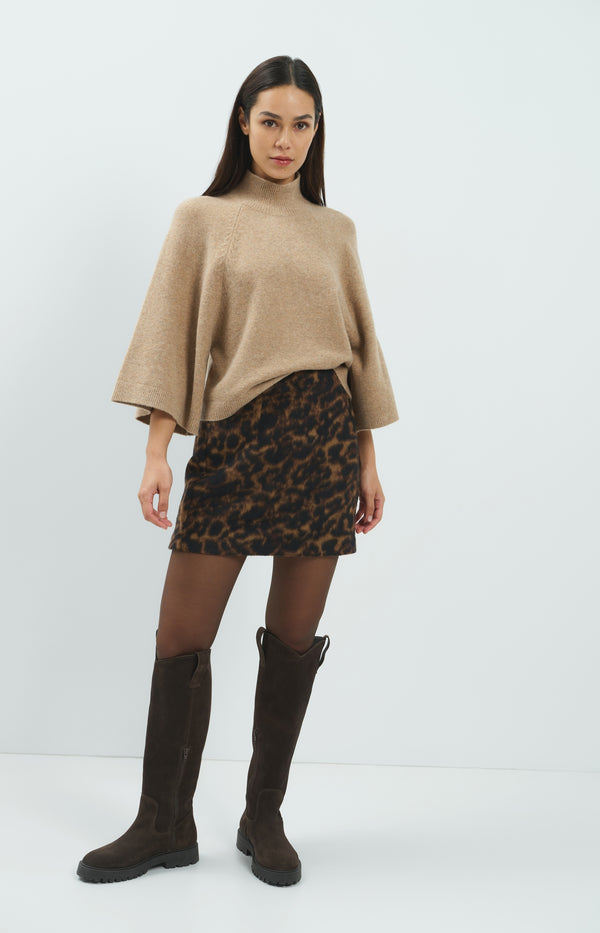 Pullover mit weiten Ärmeln und hohem Kragen