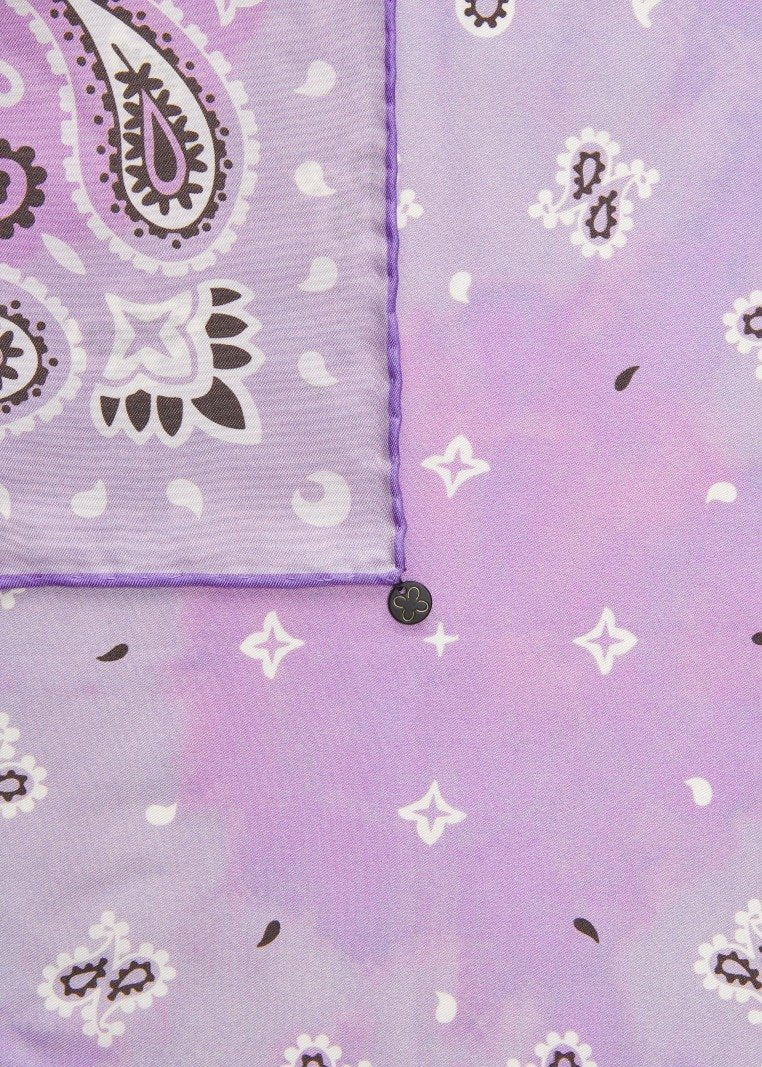 Nicki Tuch mit Paisley-Muster