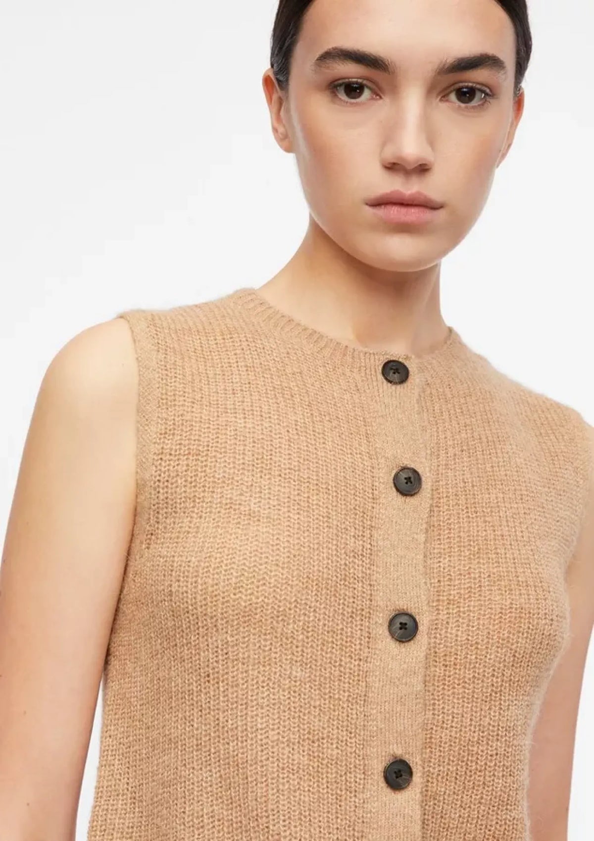 Leichte Strickweste aus Alpakamix