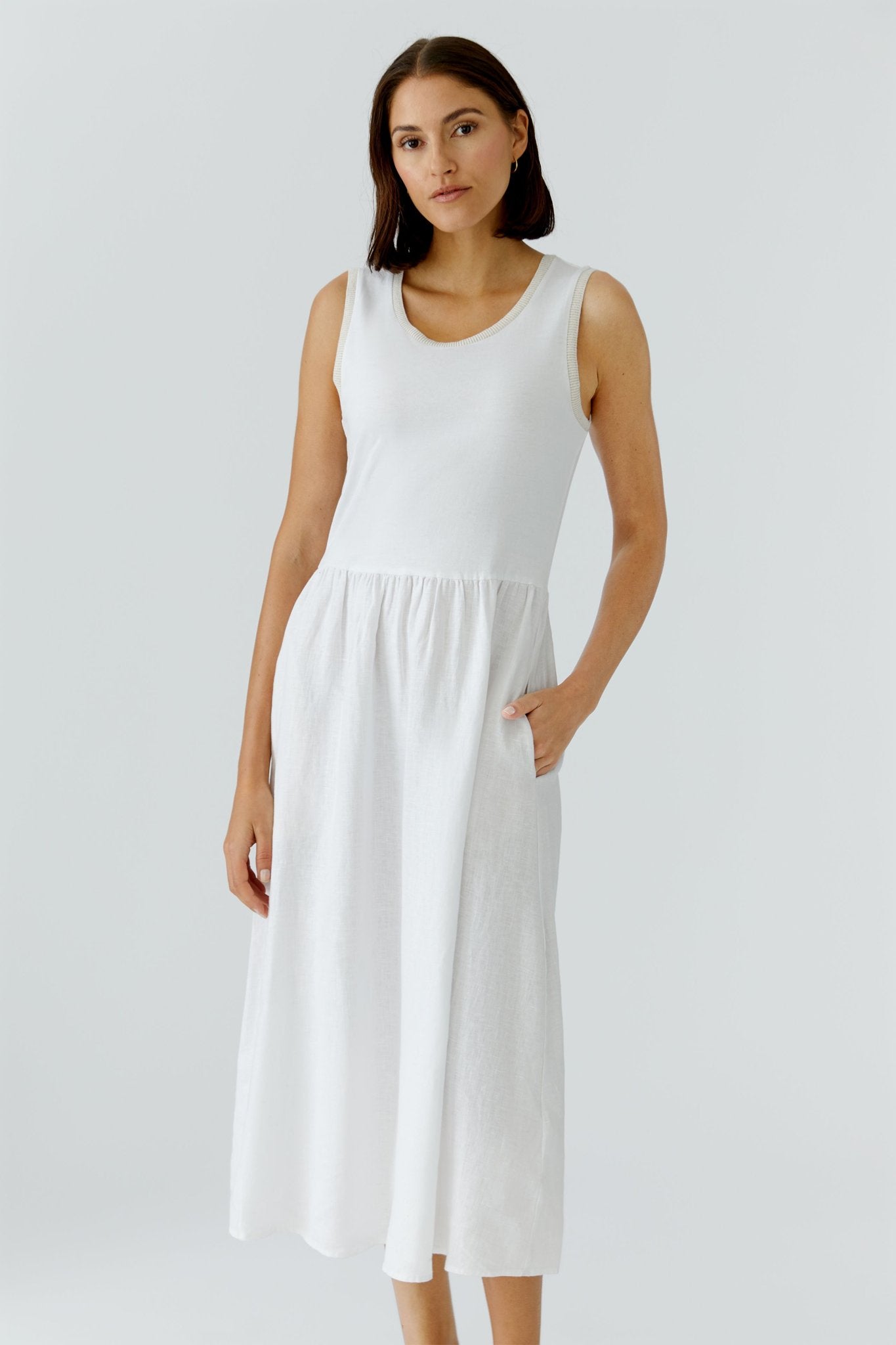 Kleid in Midilänge