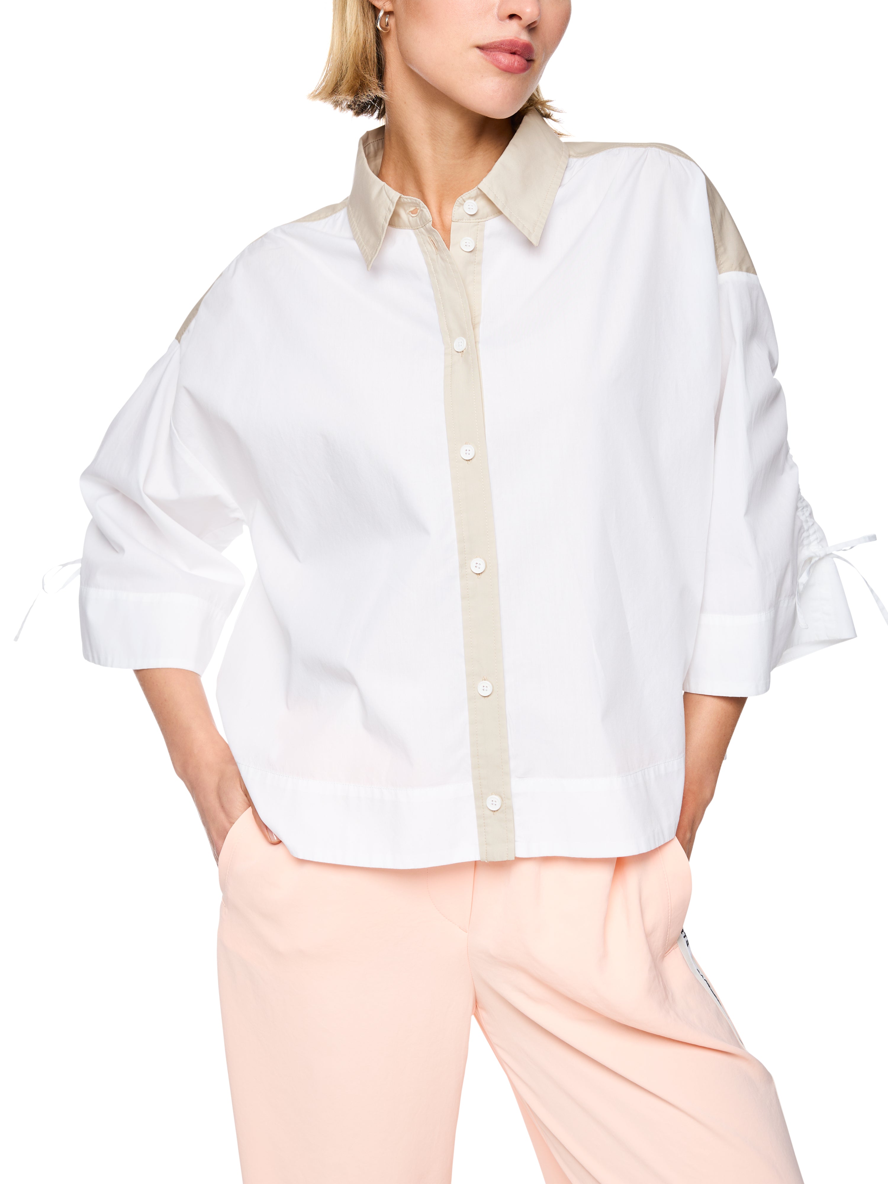 Bluse mit Kontrastfarbe