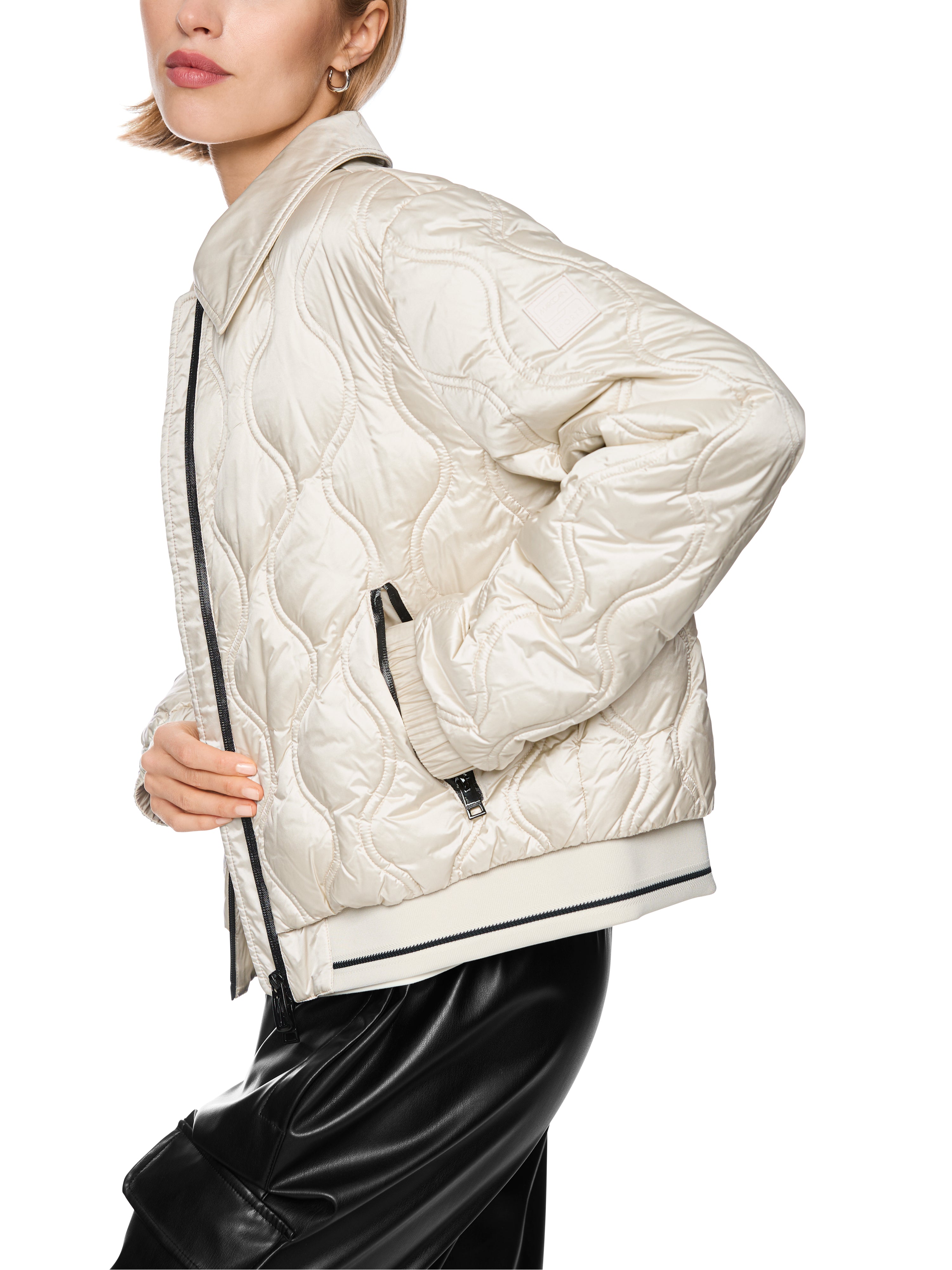 Steppjacke mit Kontrastdetails