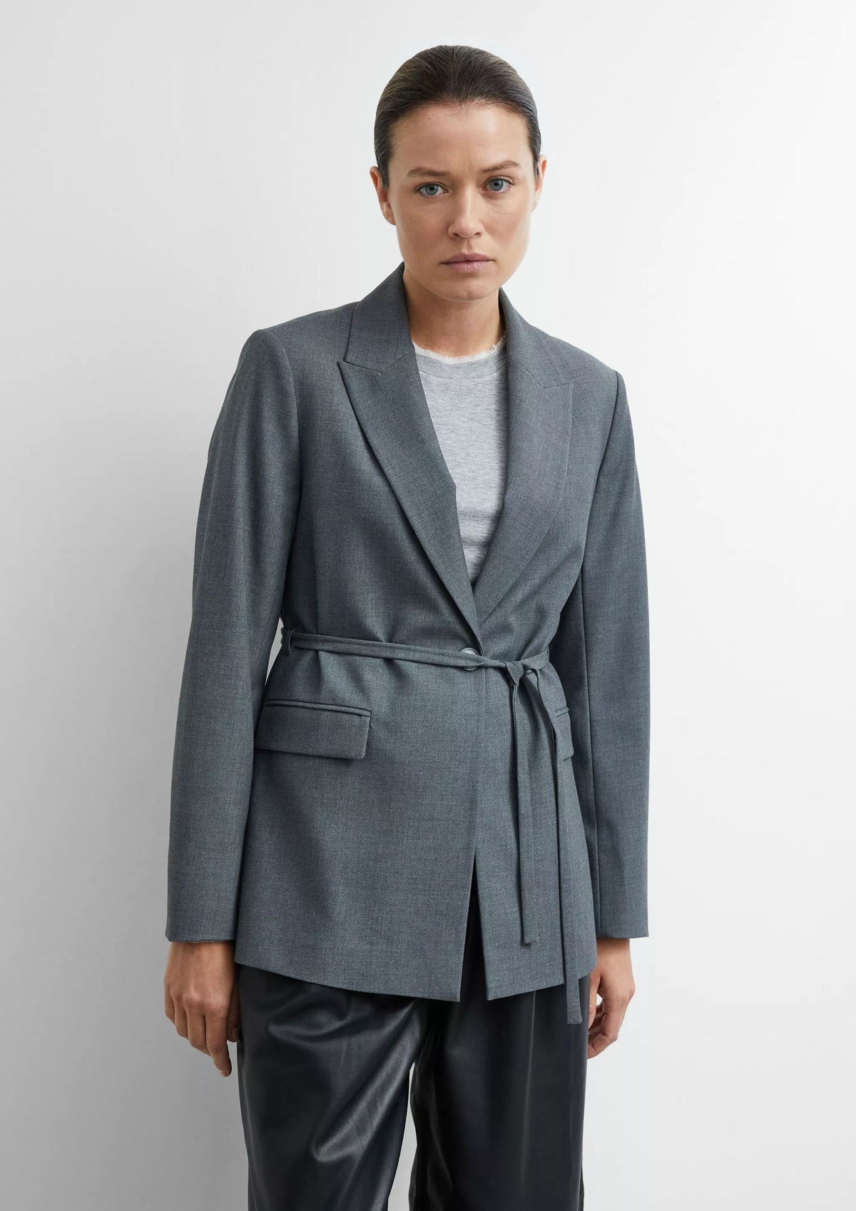 Blazer mit Bindegürtel