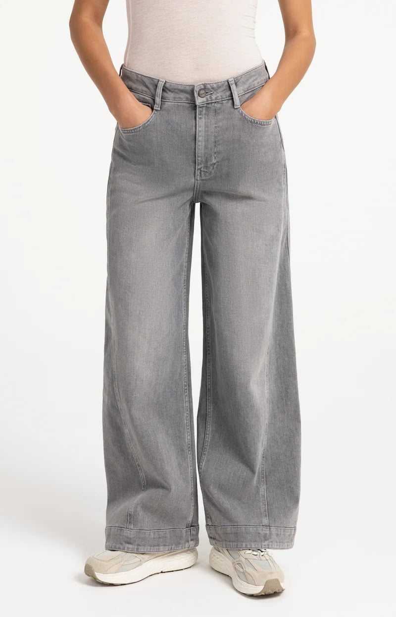 Jeans mit weitem Bein