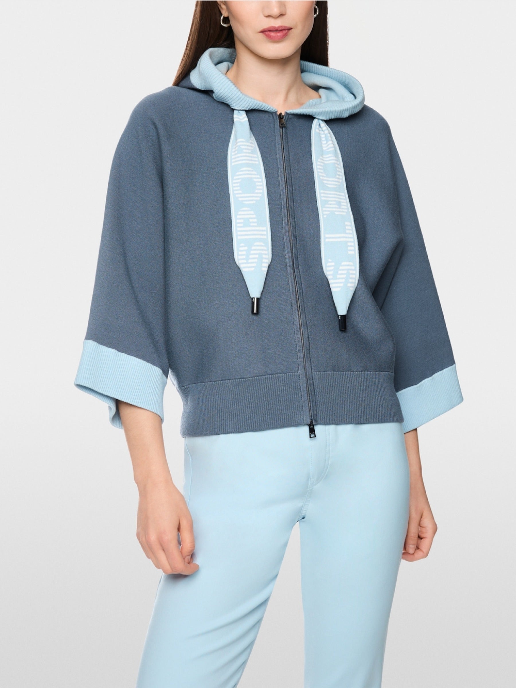 Sweatjacke mit breiten Bändern