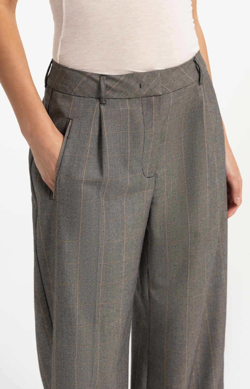 Karierte Hose mit weitem Bein