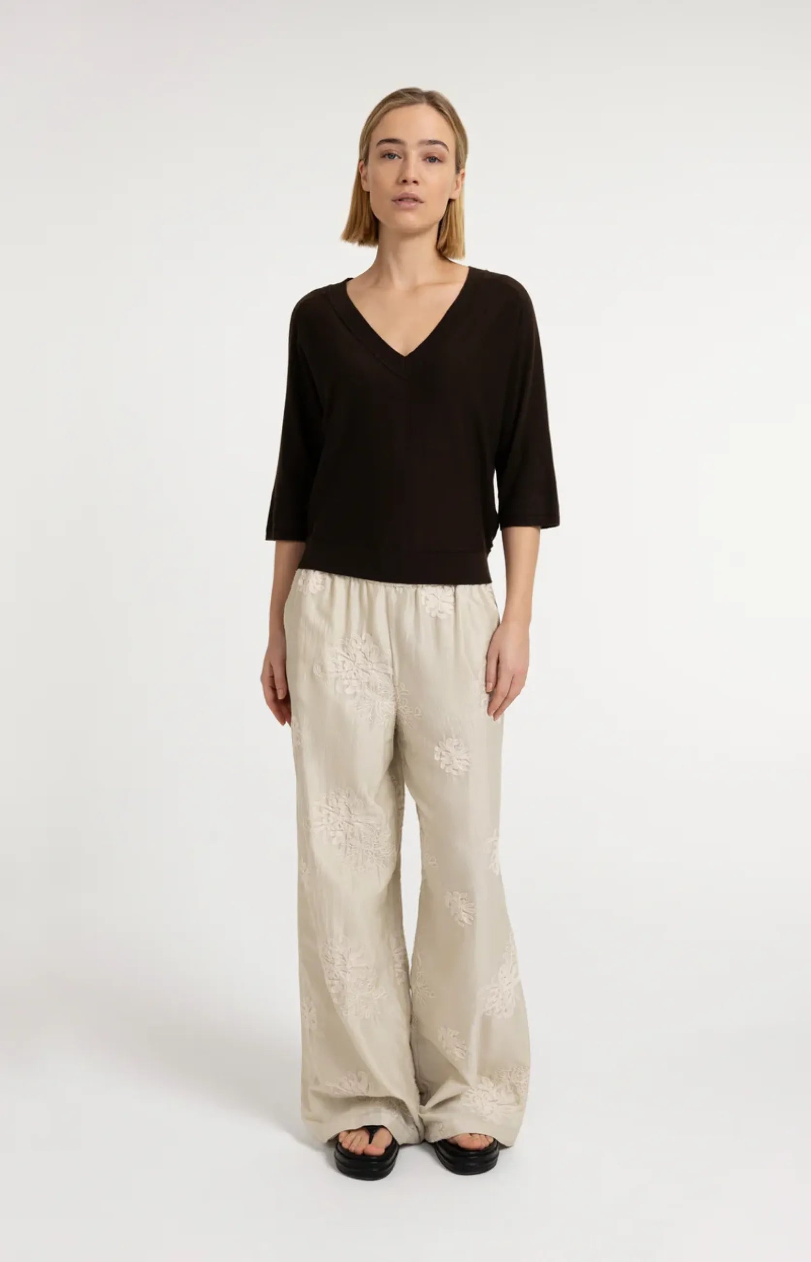 Pullover mit sichtbaren Nähten