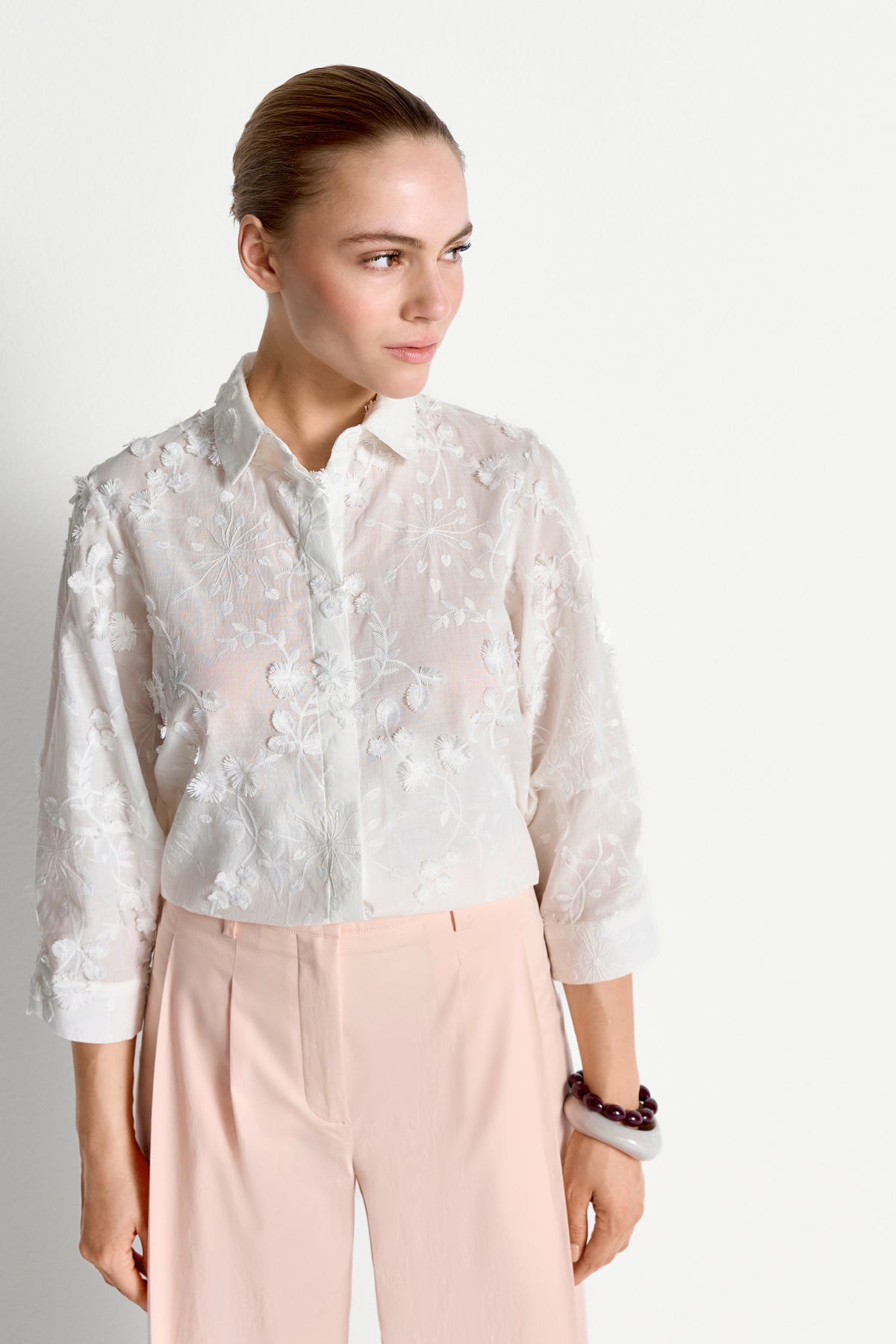 Bluse mit 3D-Stickerei