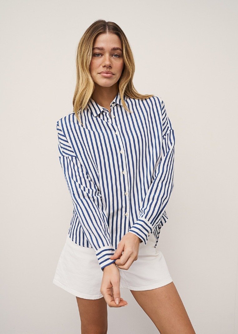0039 Italy Blusen