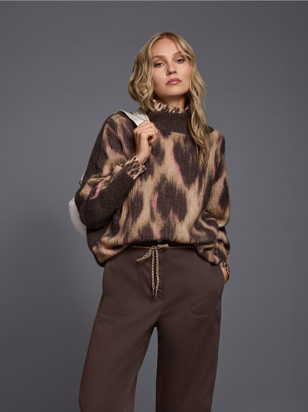 Leo-Longsleeve mit Rollkragen
