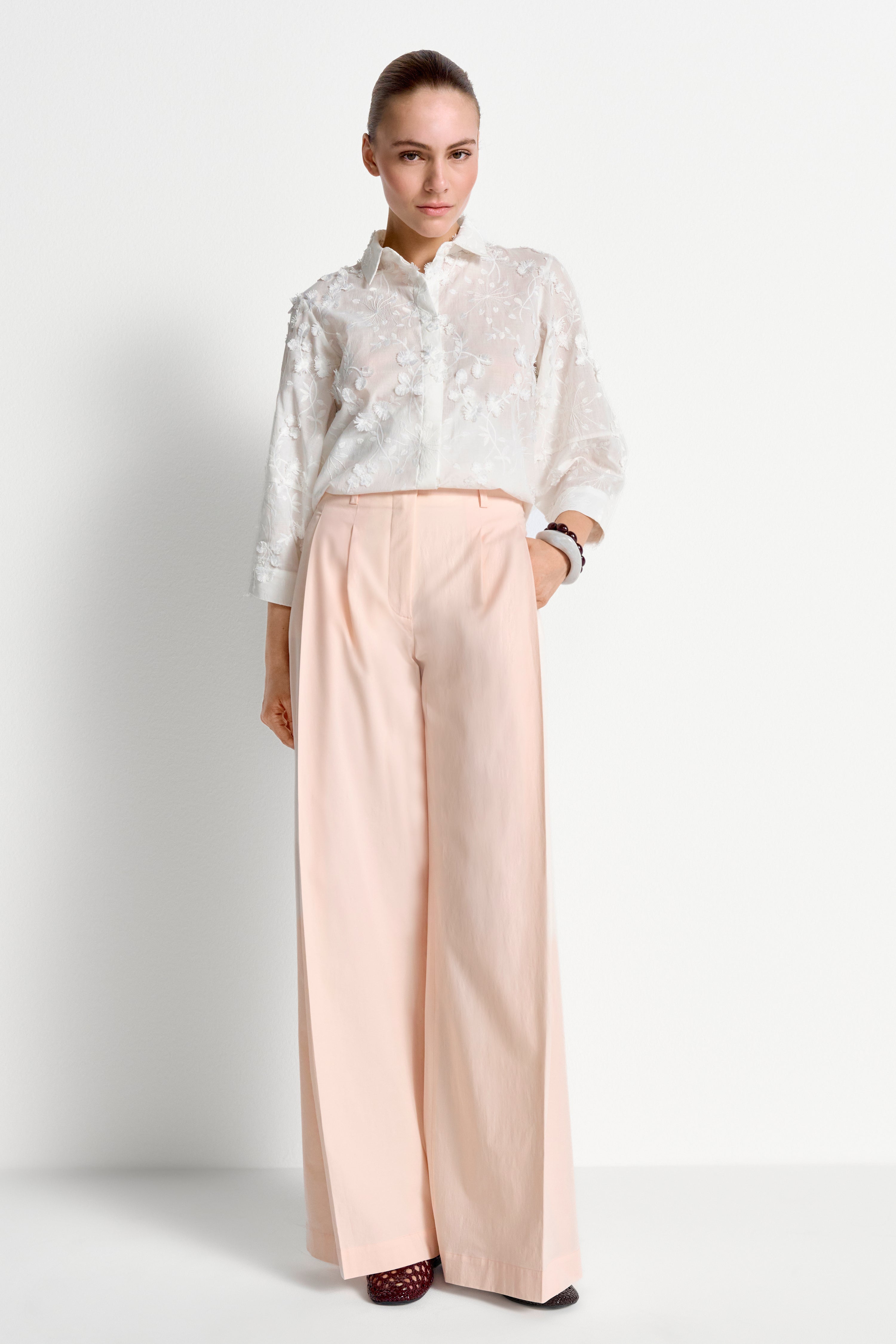 Bluse mit 3D-Stickerei
