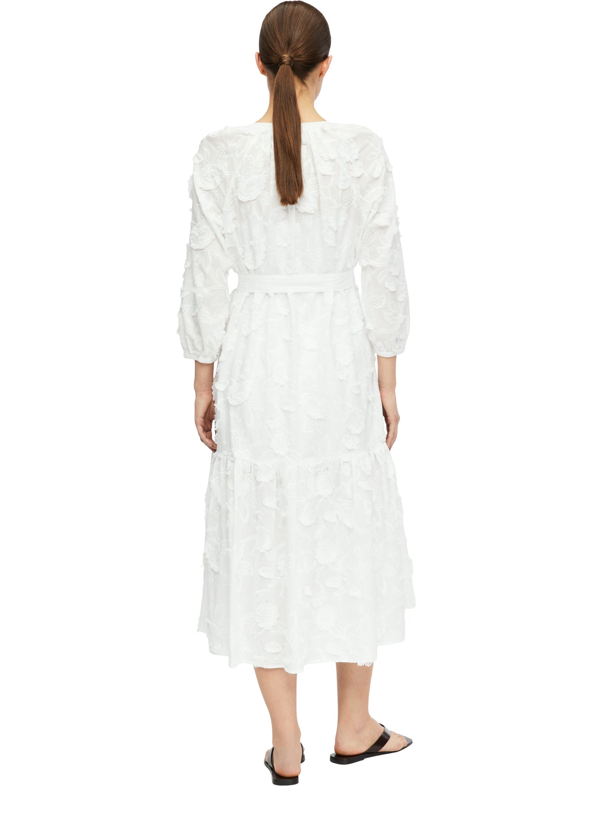 Kleid mit Blütenstickerei