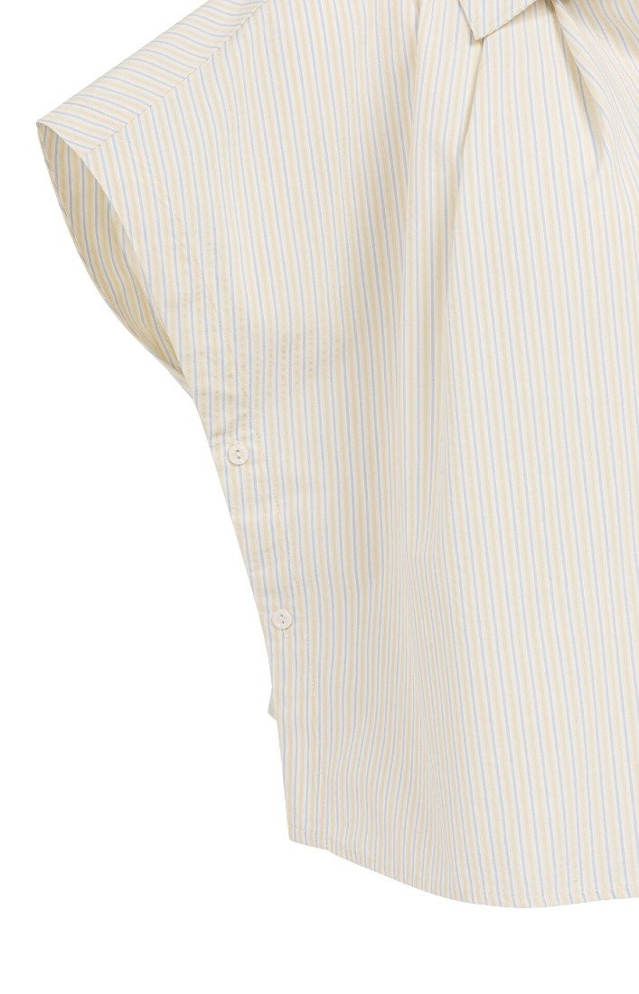 Ärmellose Bluse mit Zierknöpfen