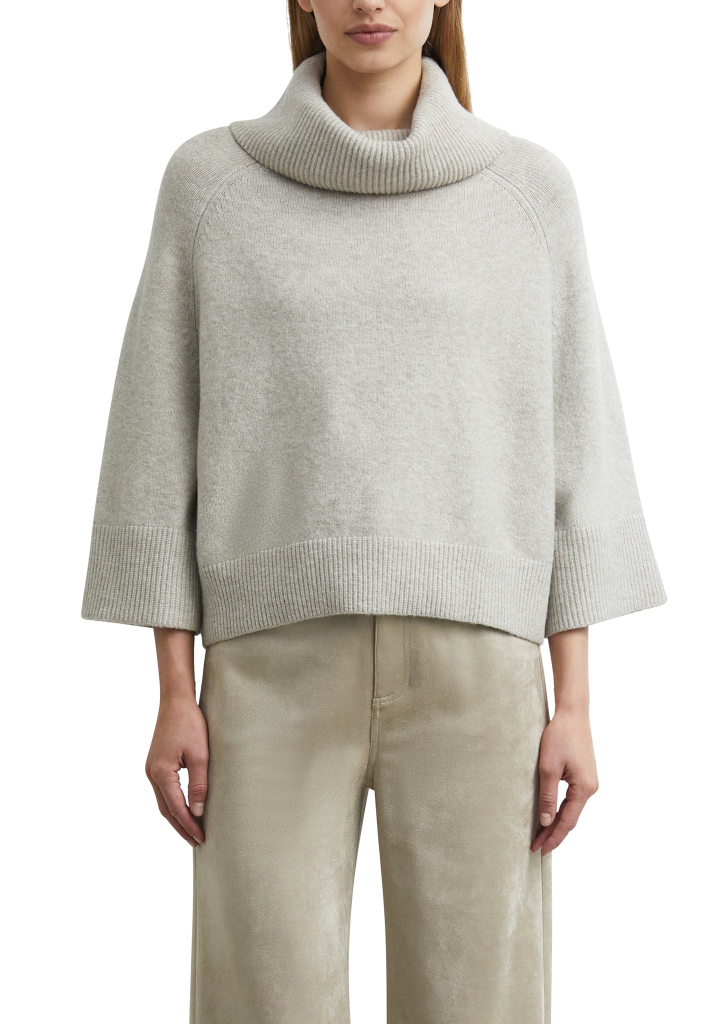 Strickpullover mit weitem Kragen