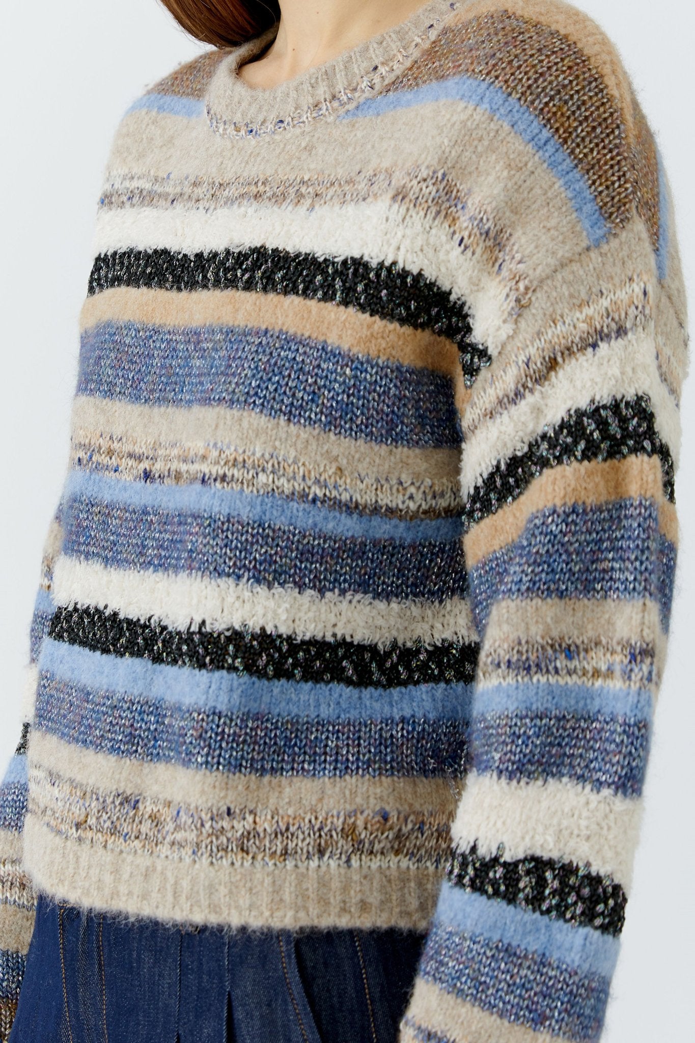 Flauschiger Pullover mit Streifen