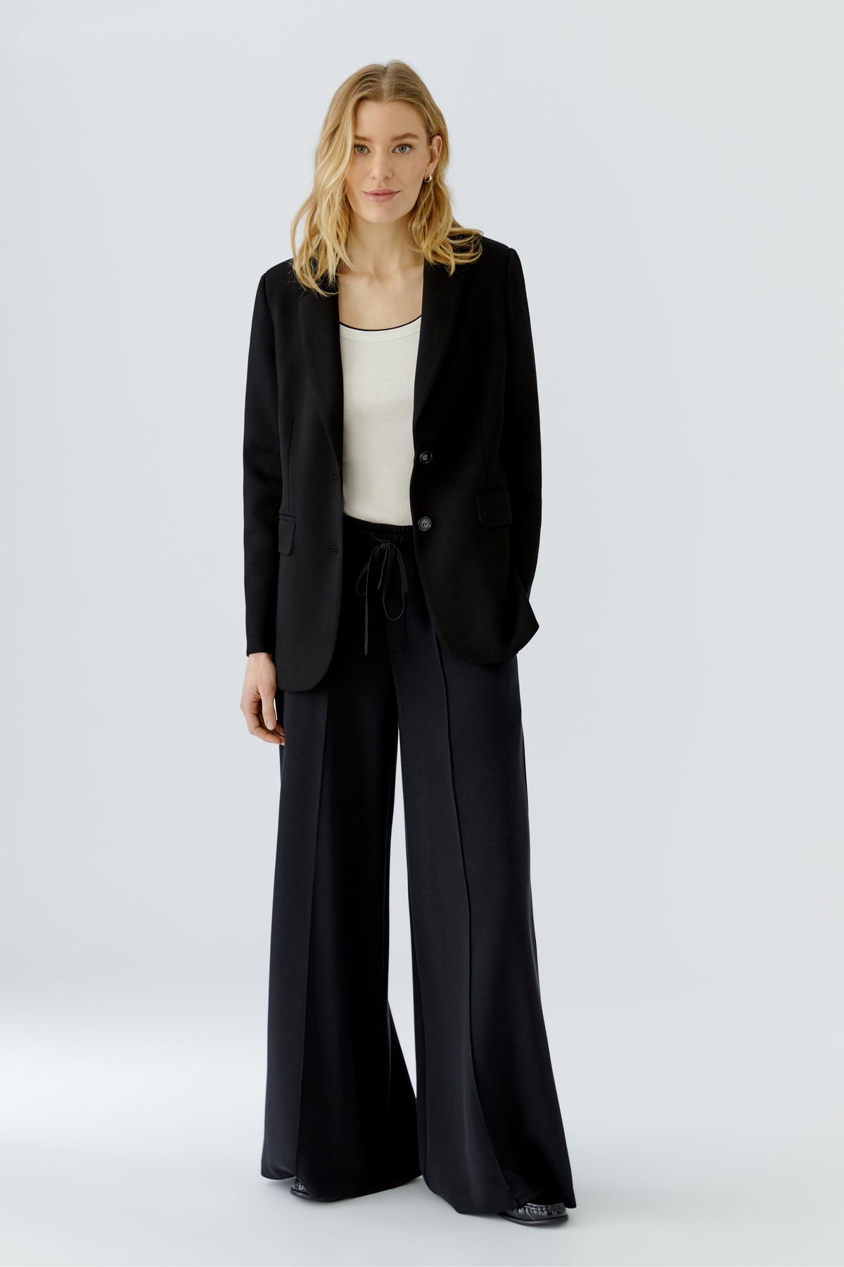 Blazer mit Schulterpolster und Pattentaschen