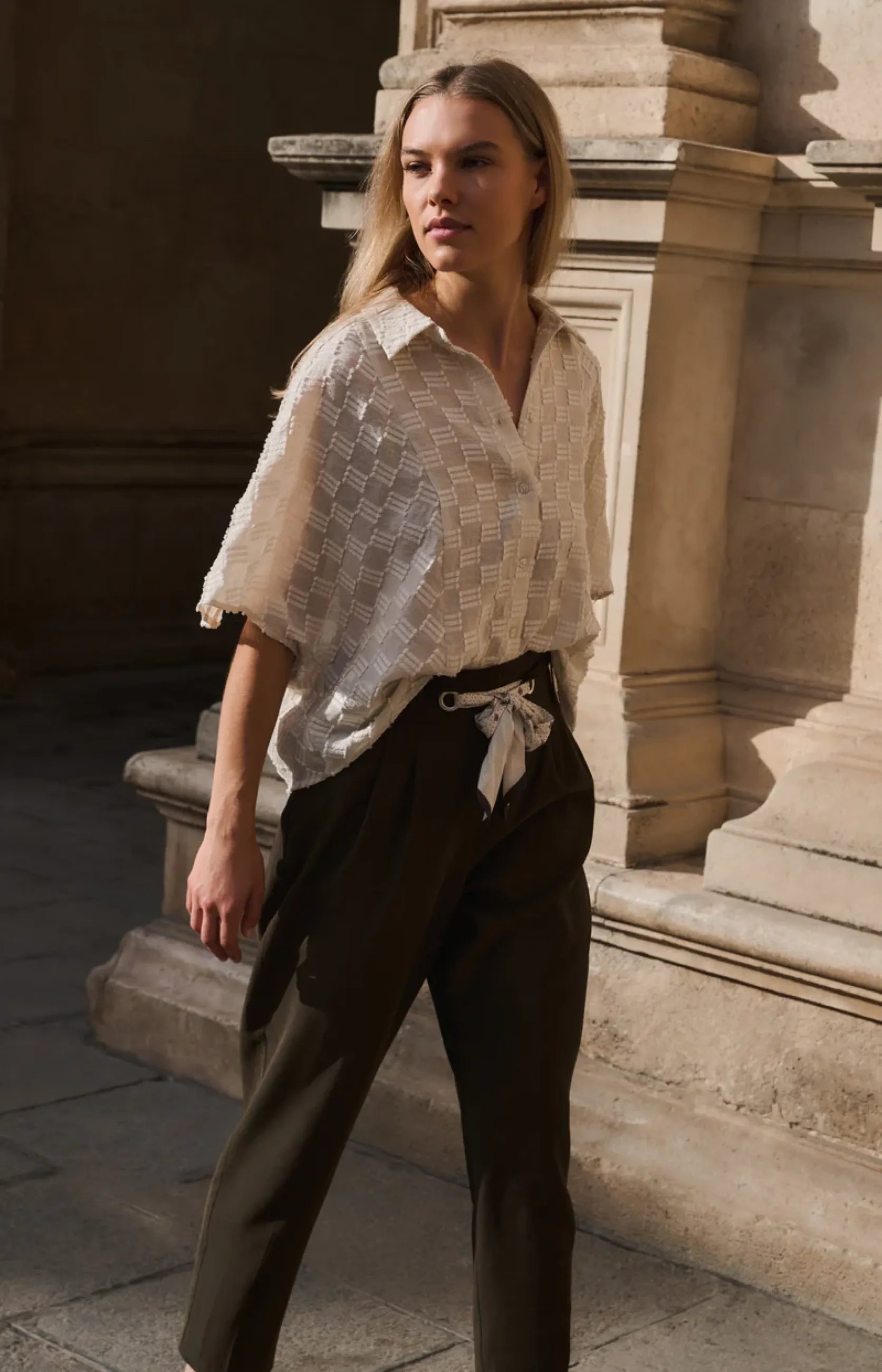 Jacquard-Bluse mit kurzen weiten Ärmeln