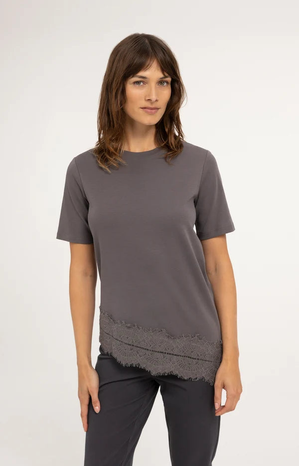 T-Shirt mit Spitzensaum