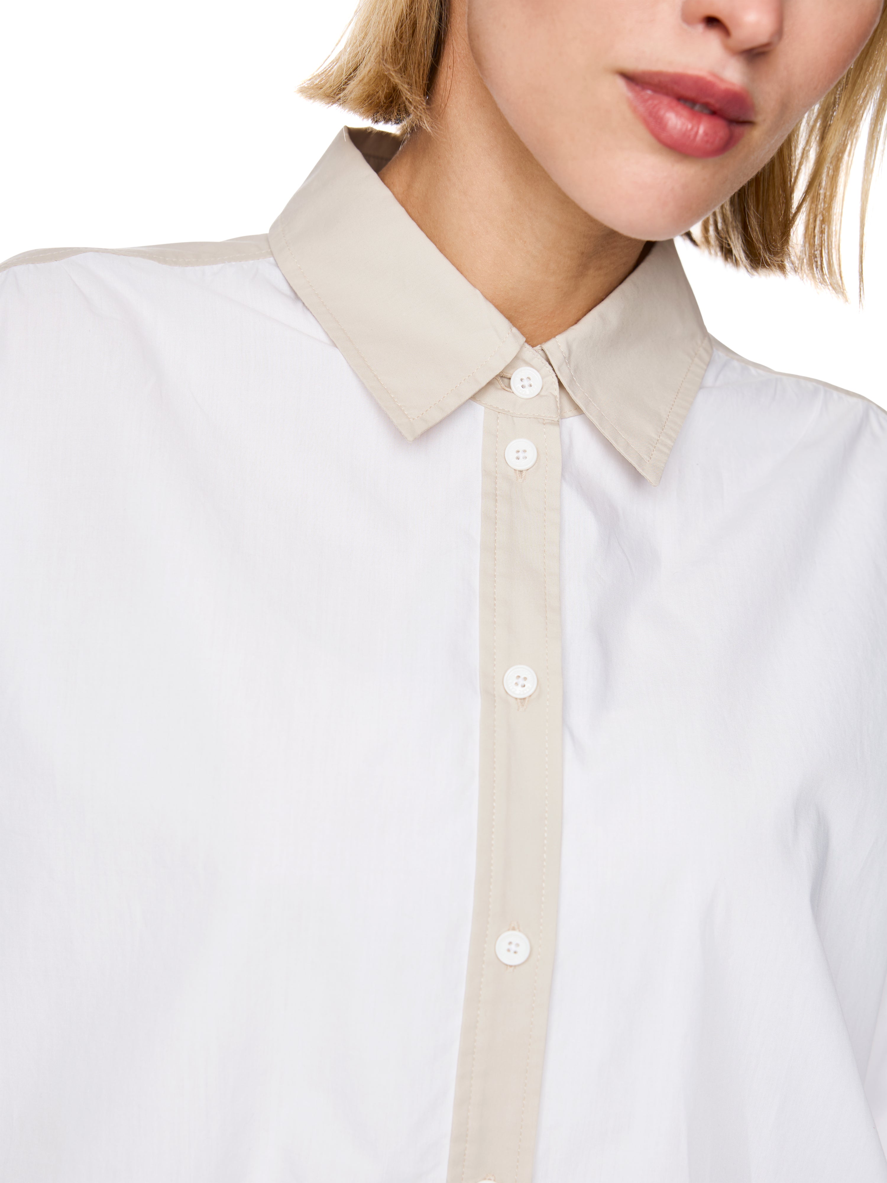 Bluse mit Kontrastfarbe