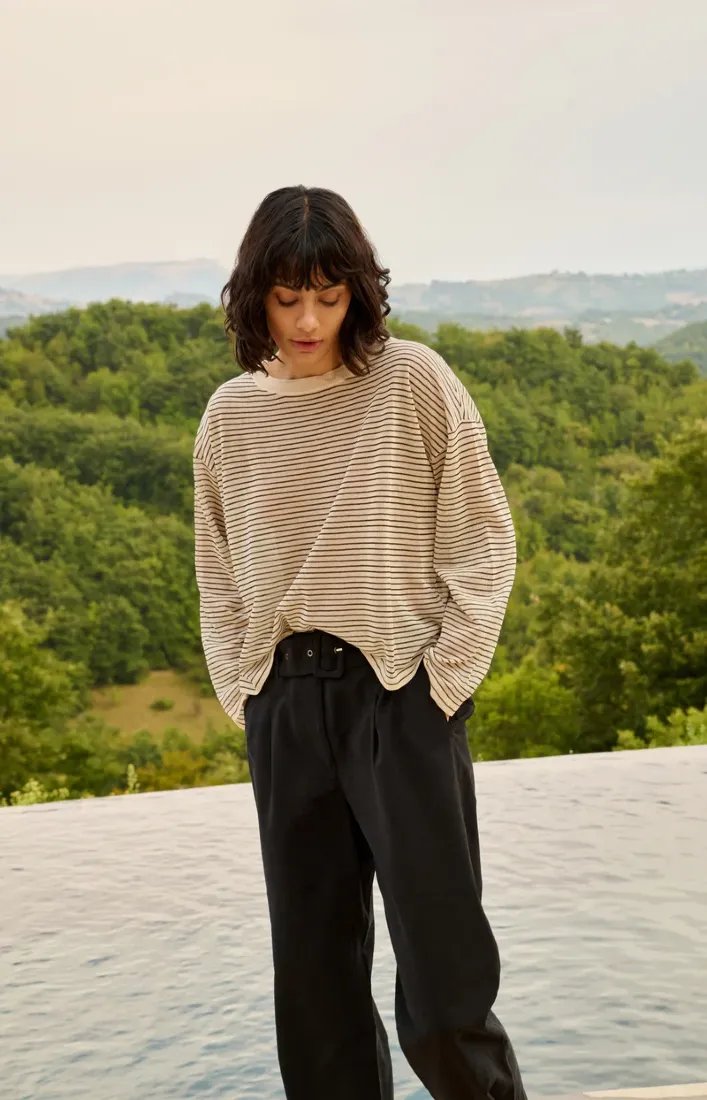 Leicht durchscheinender Feinstrickpullover mit Streifen