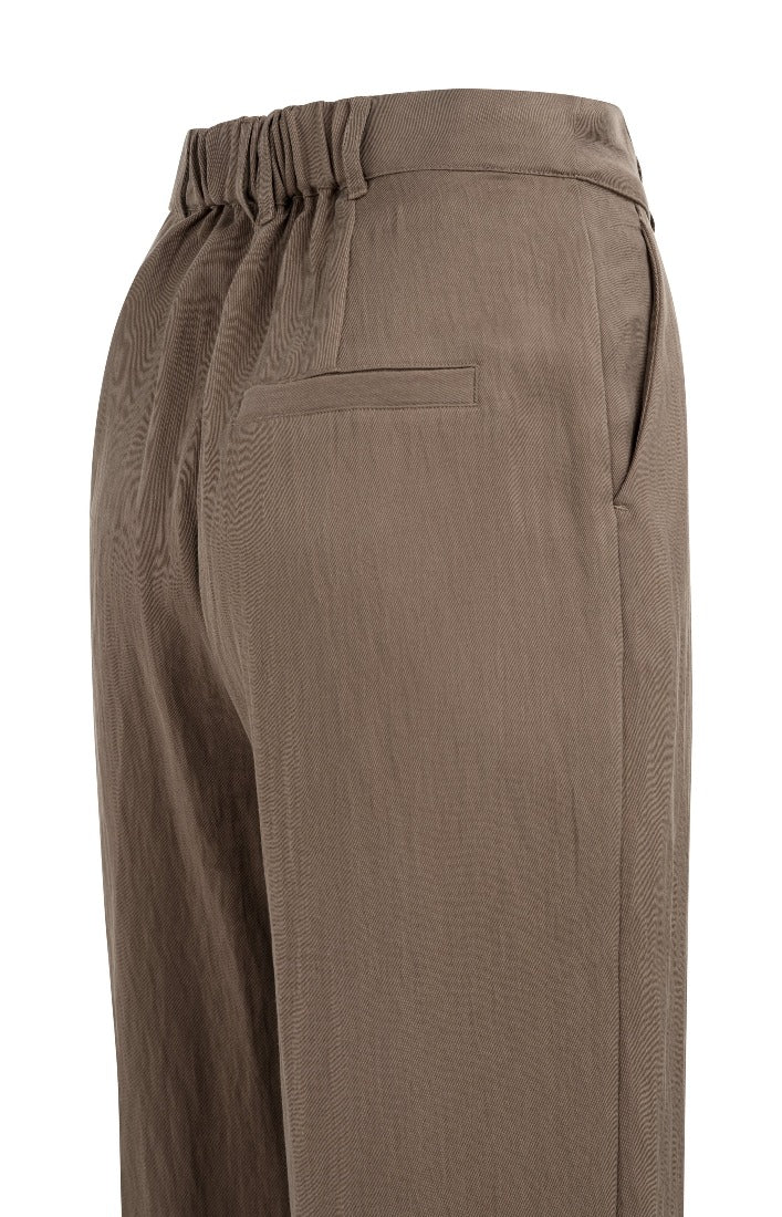 Bundfaltenhose aus Webstoff mit weitem Bein